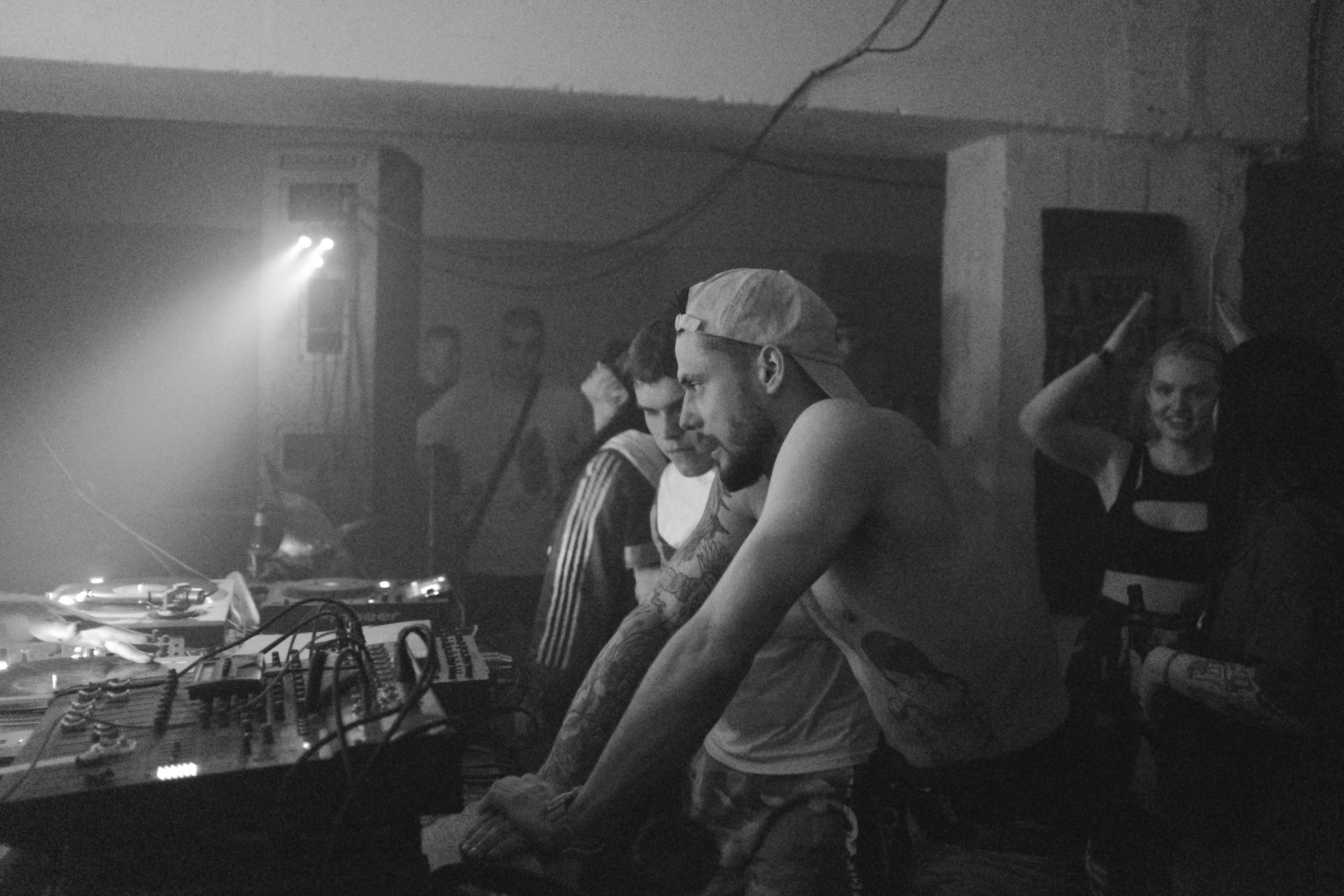 EBASHNYA. 19 июля 2025. Хардкор-габбер туса от команды Башня. Репортажный фотограф в Санкт-Петербурге Даниил Могута