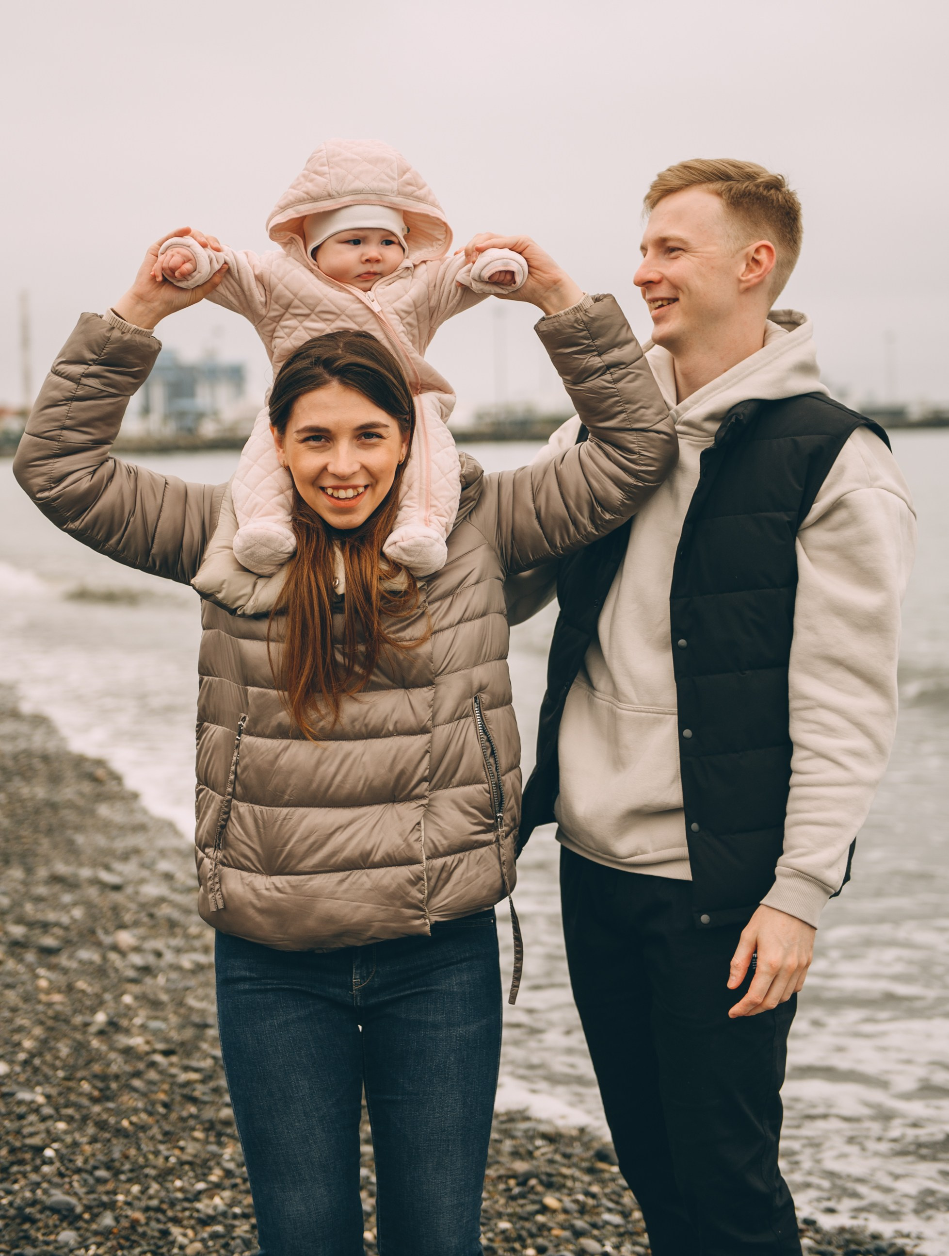 Море зимой, пляж Ривьера. Свадебный и семейный фотограф София Невская