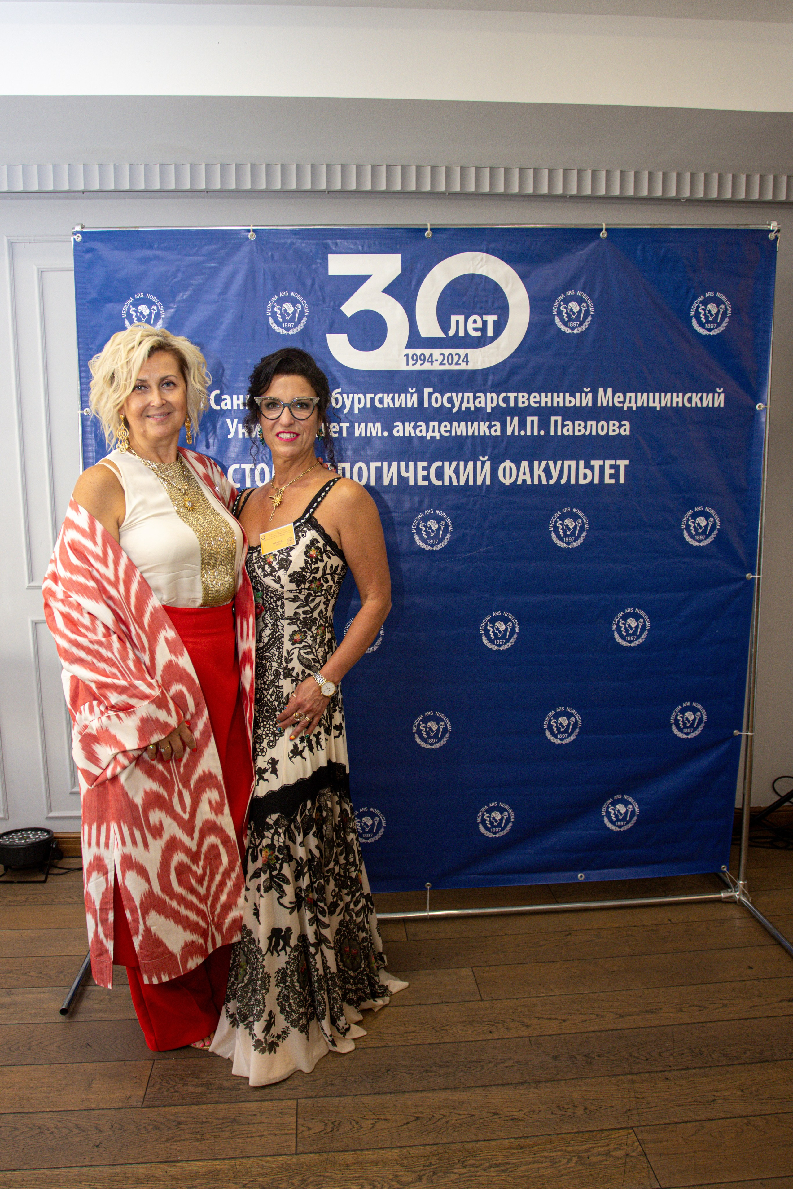 Встреча выпускников. Стоматологи СПб. Семейный фотограф в Вышнем Волочке — Ульяна Иванова | Фотосессии для всей семьи