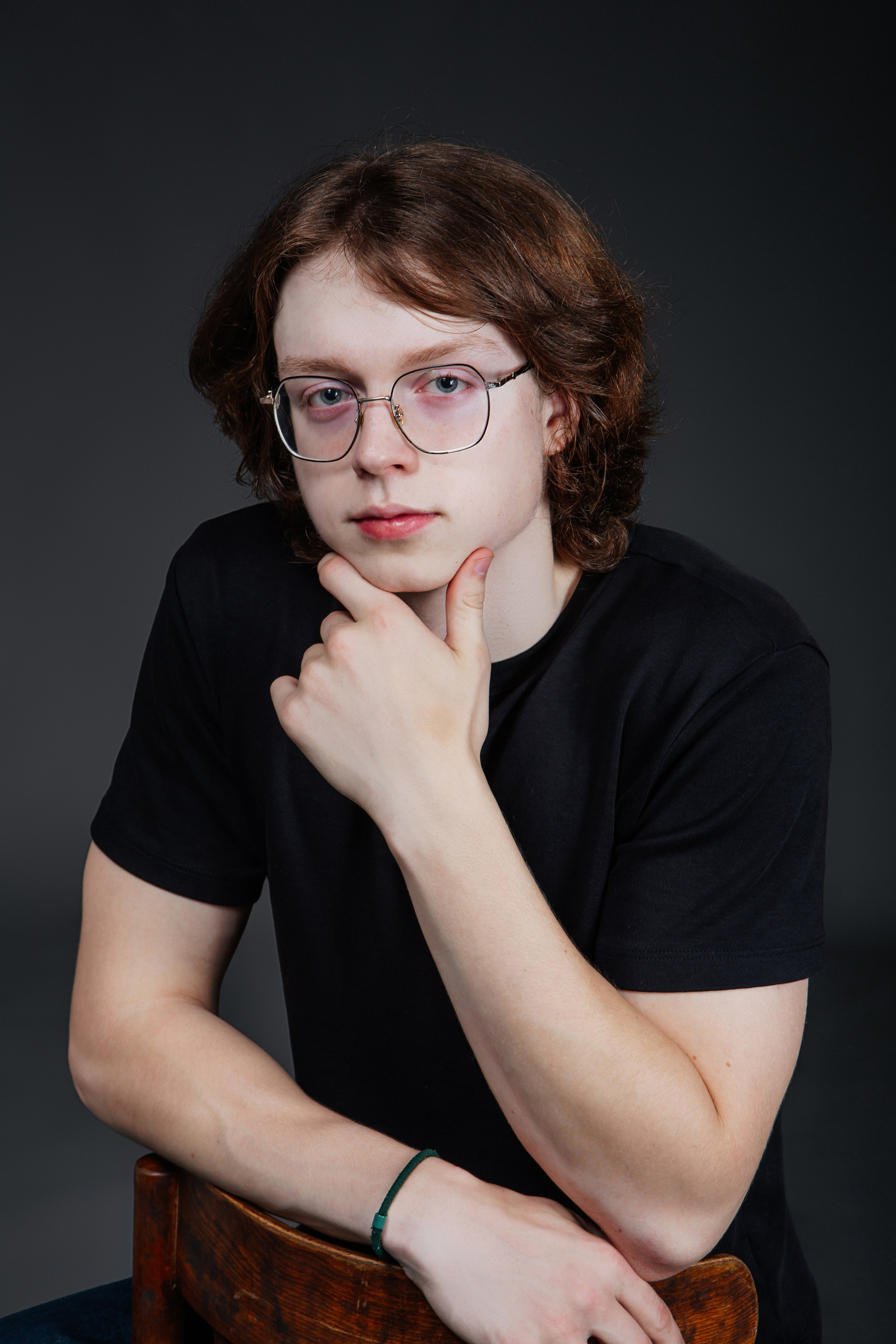 Черный фон. Фото дети. Выпускные альбомы Нижний Тагил