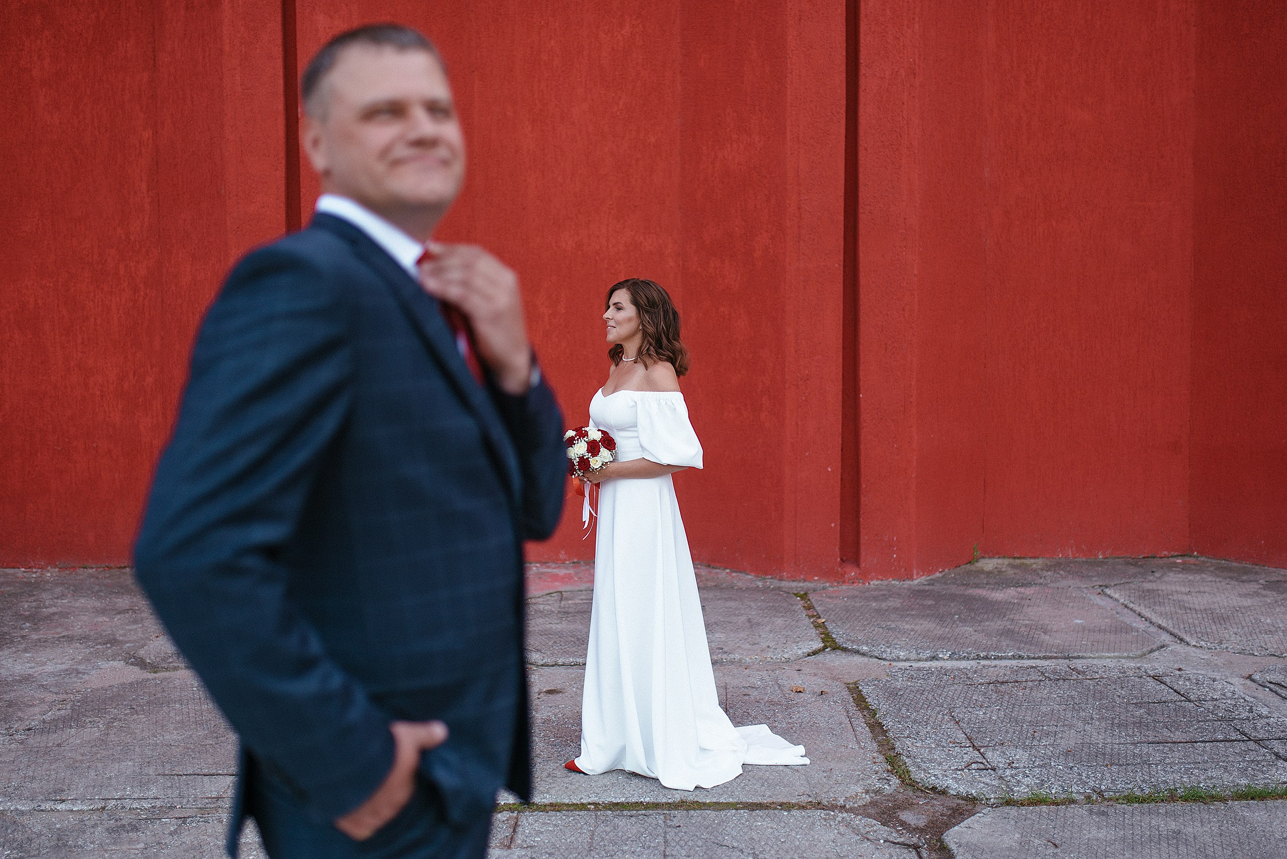 Уличная свадебная фотосессия в Краснообске. Свадебный  Фотограф Дарья Едапина Новосибирск. Фотограф Дарья Едапина Новосибирск