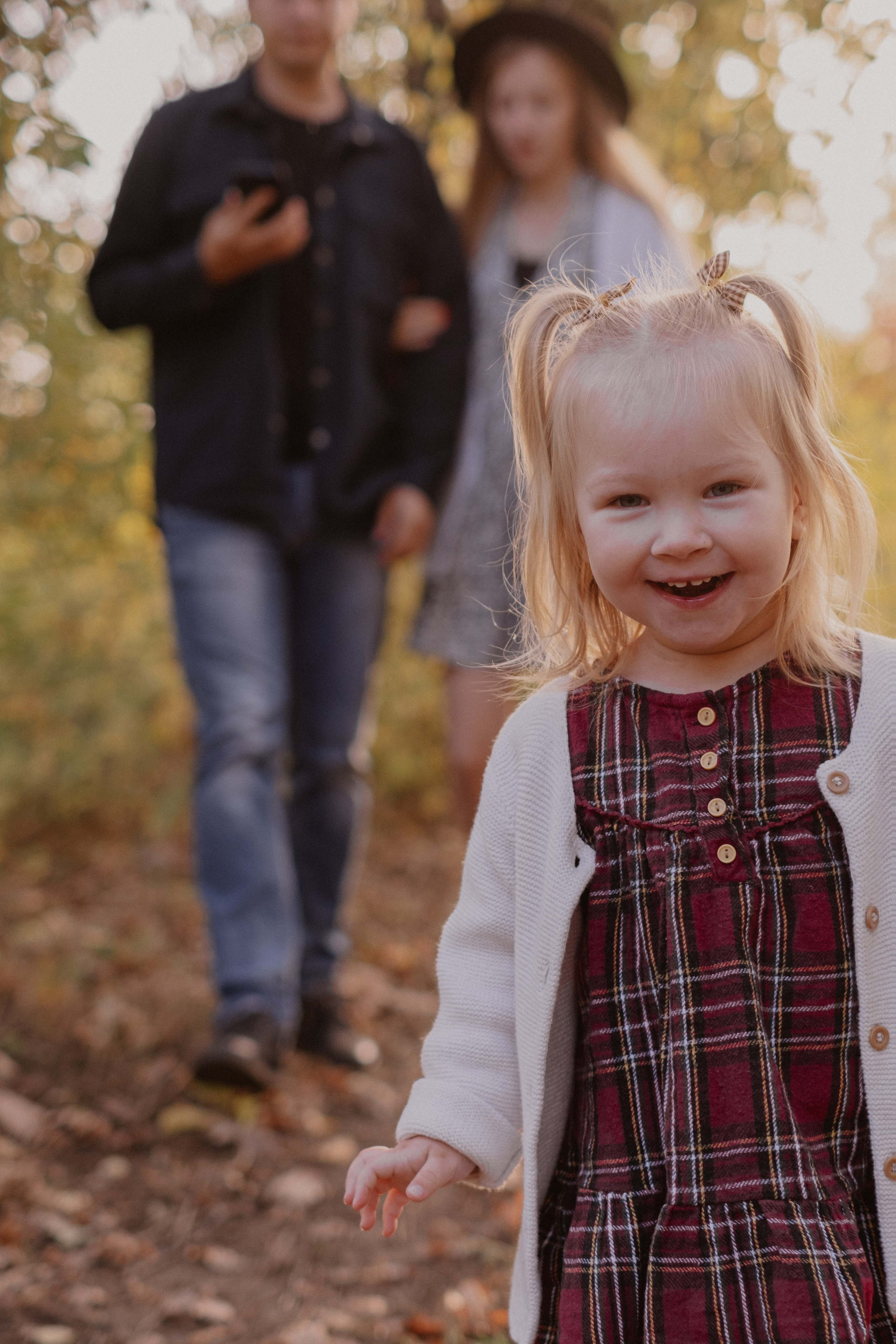 Осенняя прогулочная фотосессия Ксюша + Саша + Кира. Свадебный и семейный фотограф г. Волгоград Биленко Ангелина