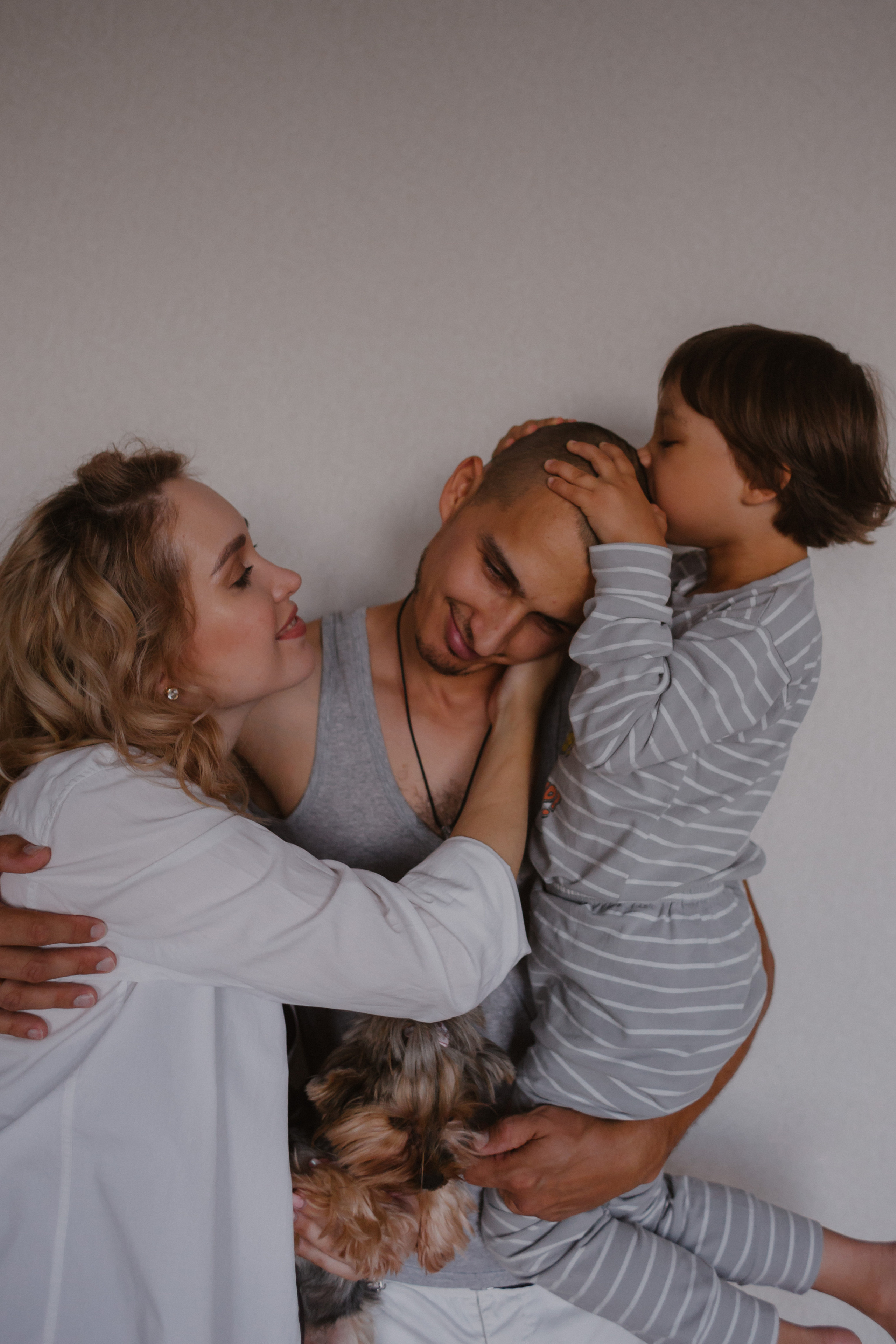 Домашняя фотосессия Оля + Евгений + Даня. Свадебный и семейный фотограф г. Волгоград Биленко Ангелина