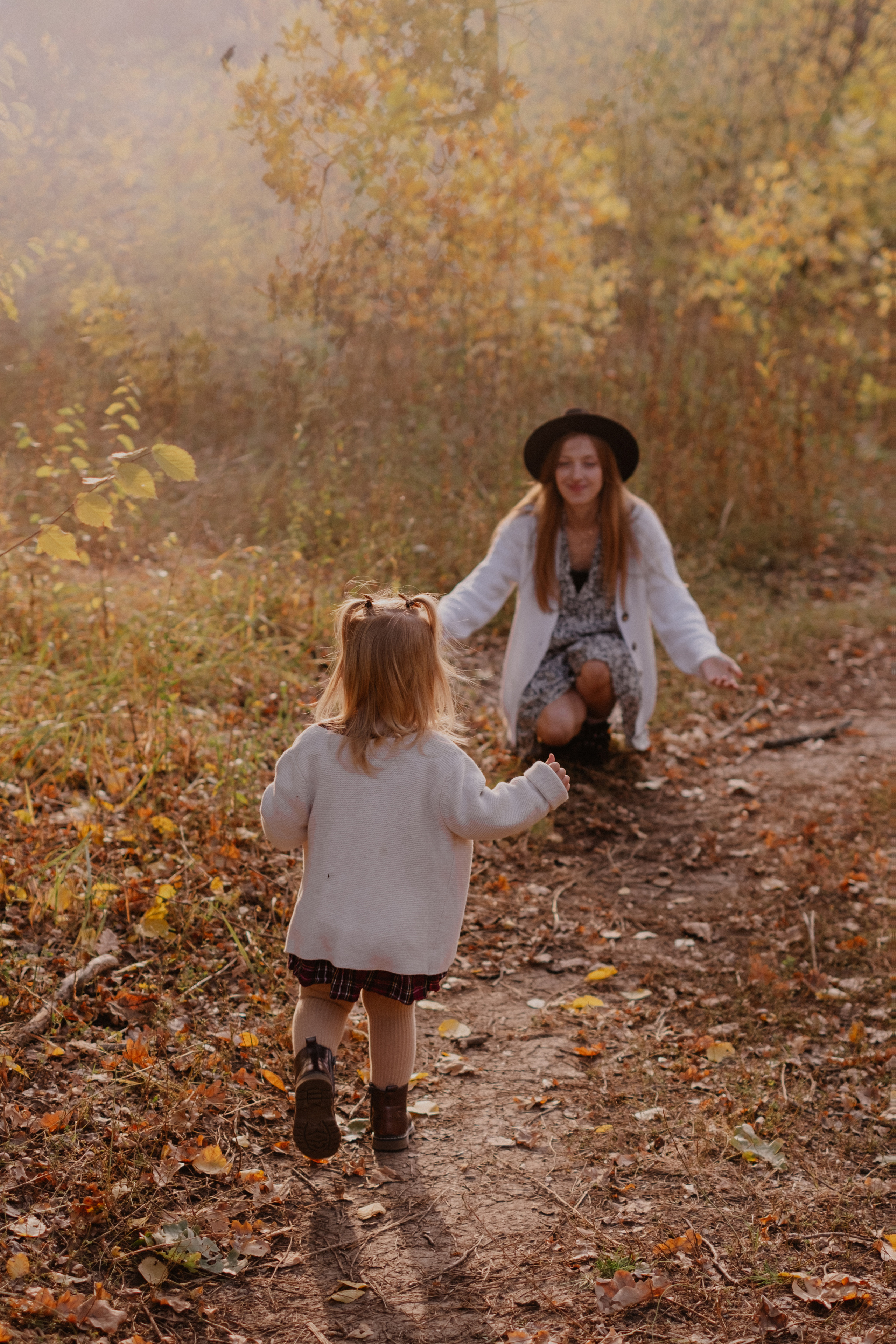 Осенняя прогулочная фотосессия Ксюша + Саша + Кира. Свадебный и семейный фотограф г. Волгоград Биленко Ангелина