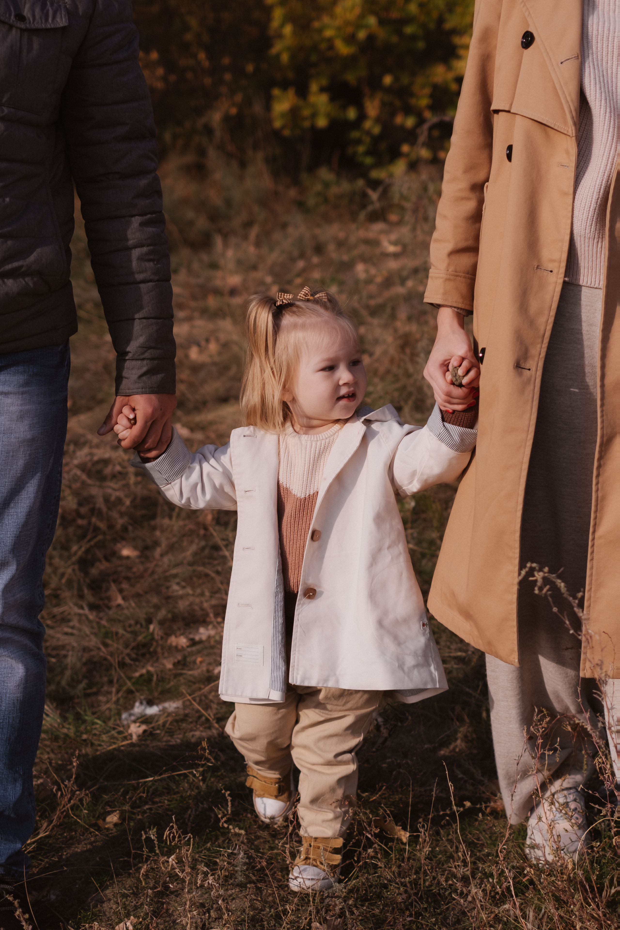 Осенняя прогулочная фотосессия Ксюша + Саша + Кира. Свадебный и семейный фотограф г. Волгоград Биленко Ангелина