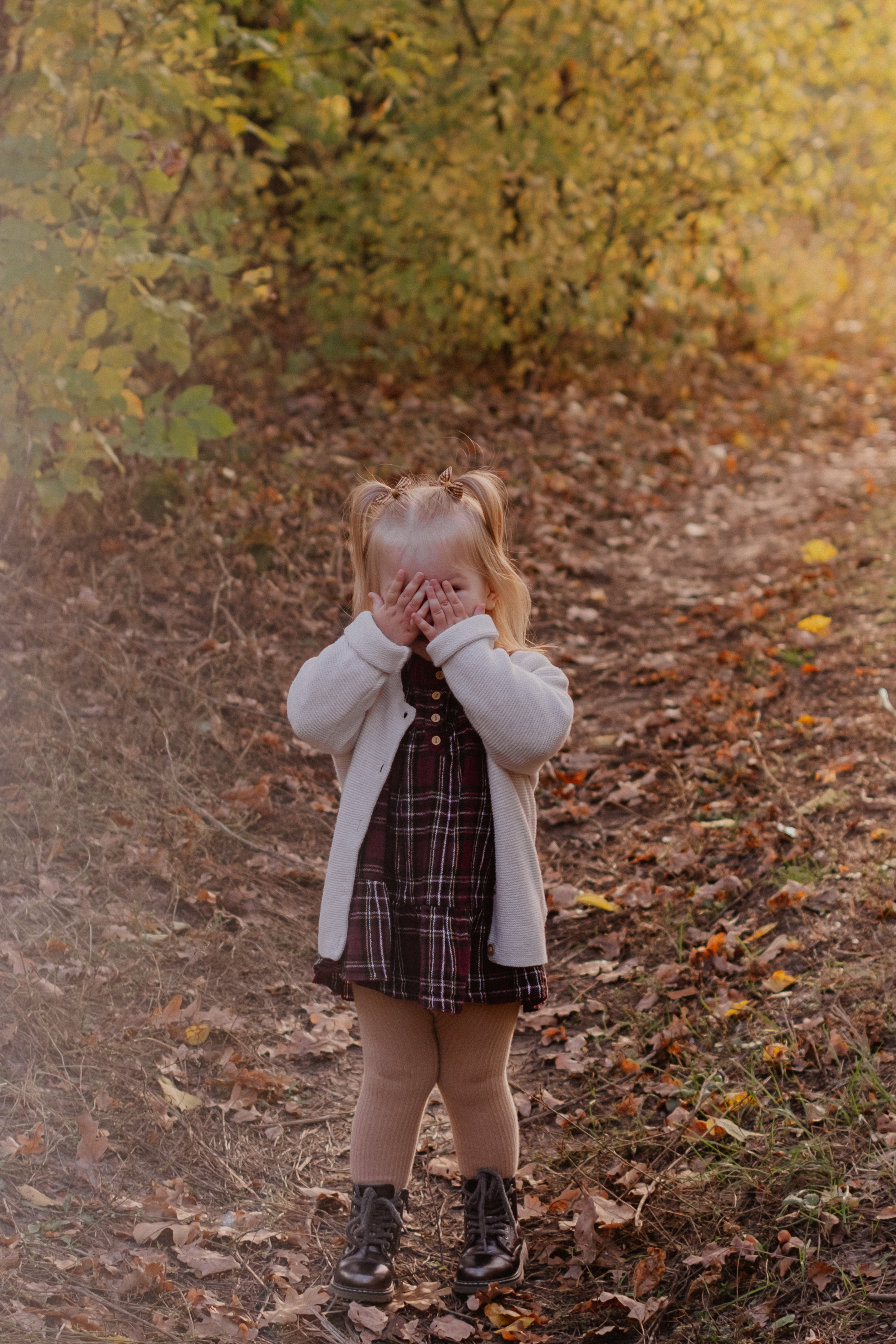 Осенняя прогулочная фотосессия Ксюша + Саша + Кира. Свадебный и семейный фотограф г. Волгоград Биленко Ангелина