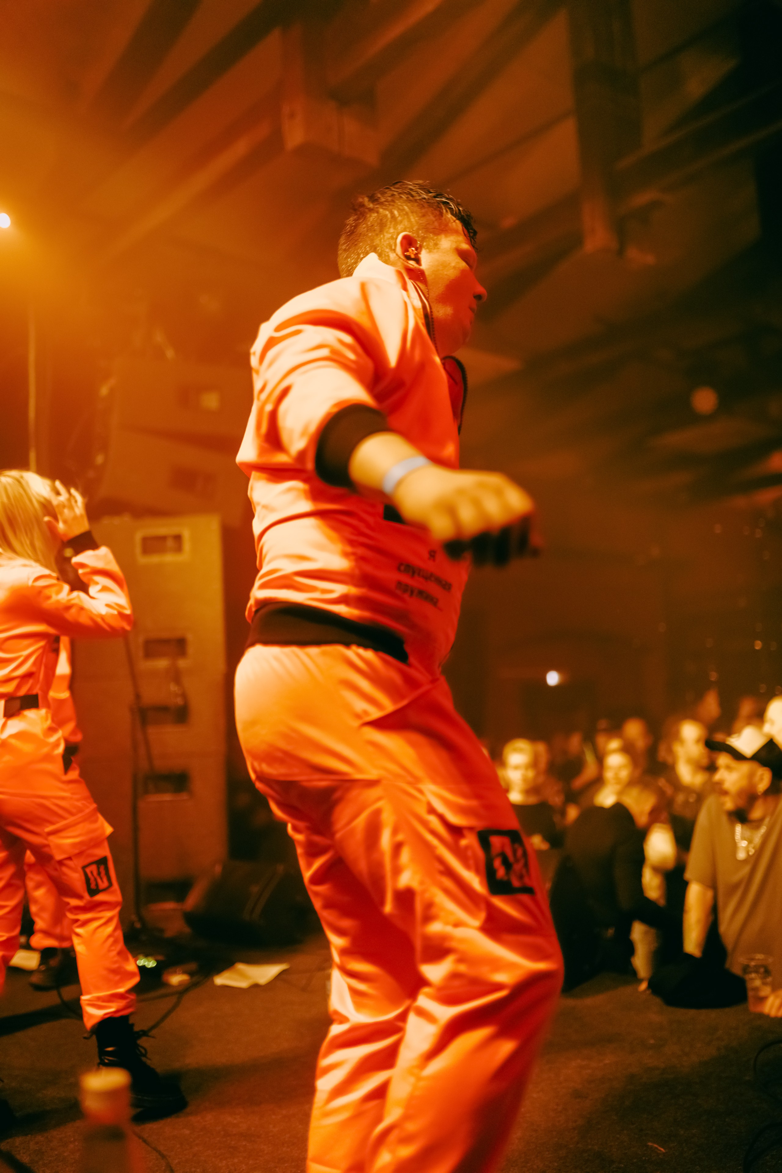 ПОСЛЕДНИЙ ПИОНЕР. Фотограф Елена Богачева (lenalena_na_na_na)