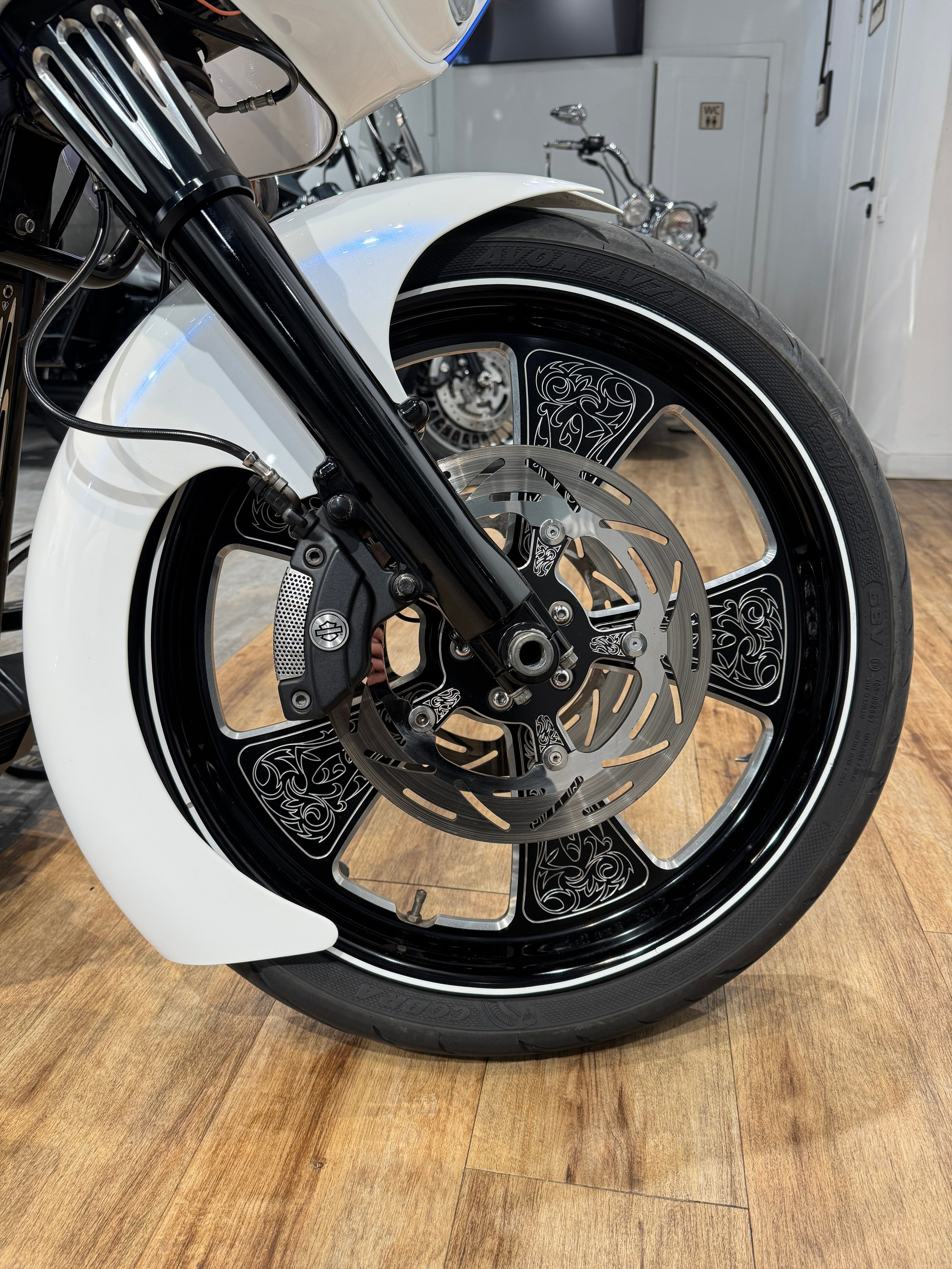 Мотоциклы Harley-Davidson Road Glide 103 White Power (Touring)  — купить мотоцикл. Hello Davidson, Москва. Только хорошие мотоциклы…