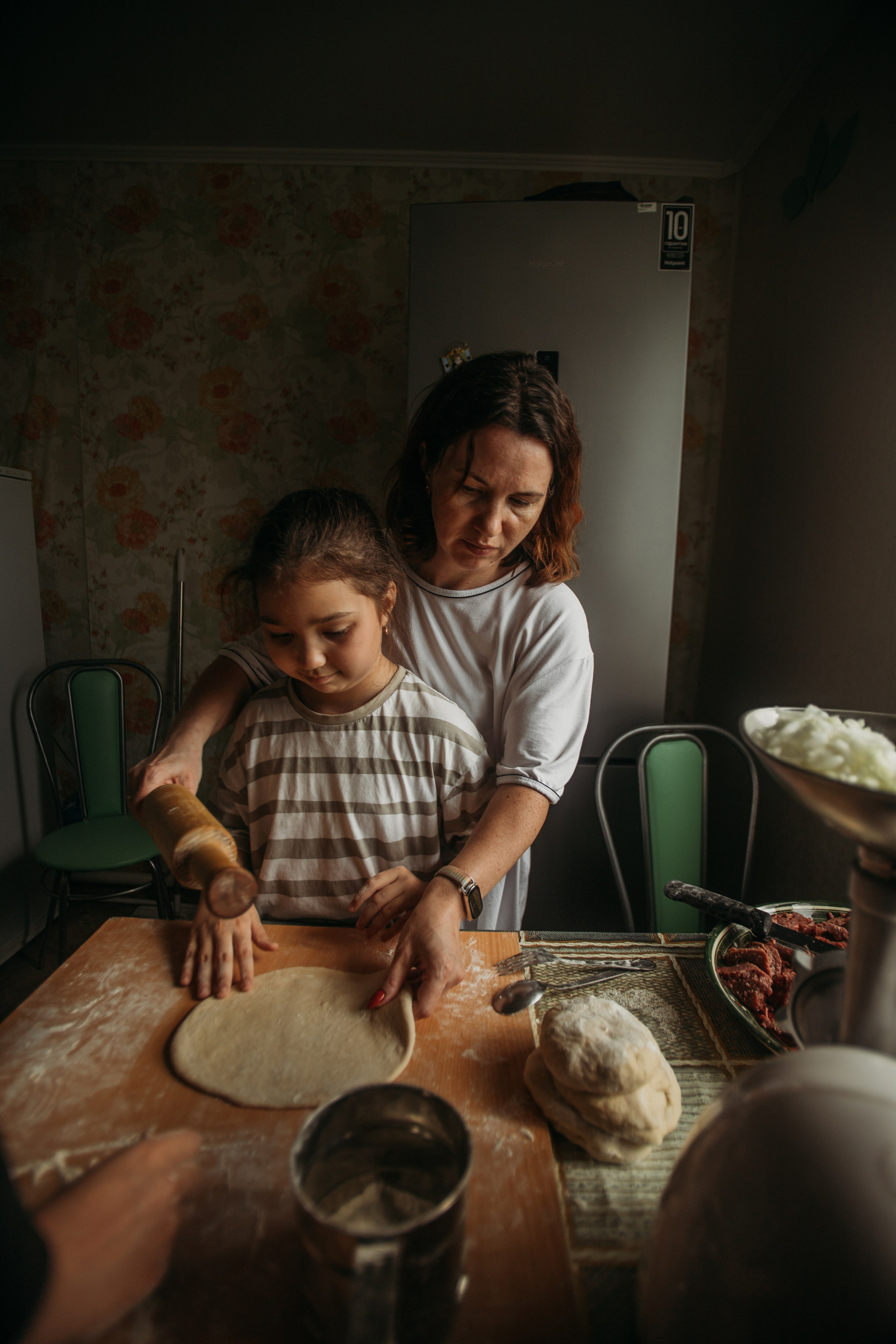 Домашняя фотосессия моей семьи. Венера Гайн. Репортажный фотограф  Тюмень. Обучение фотографии с 0