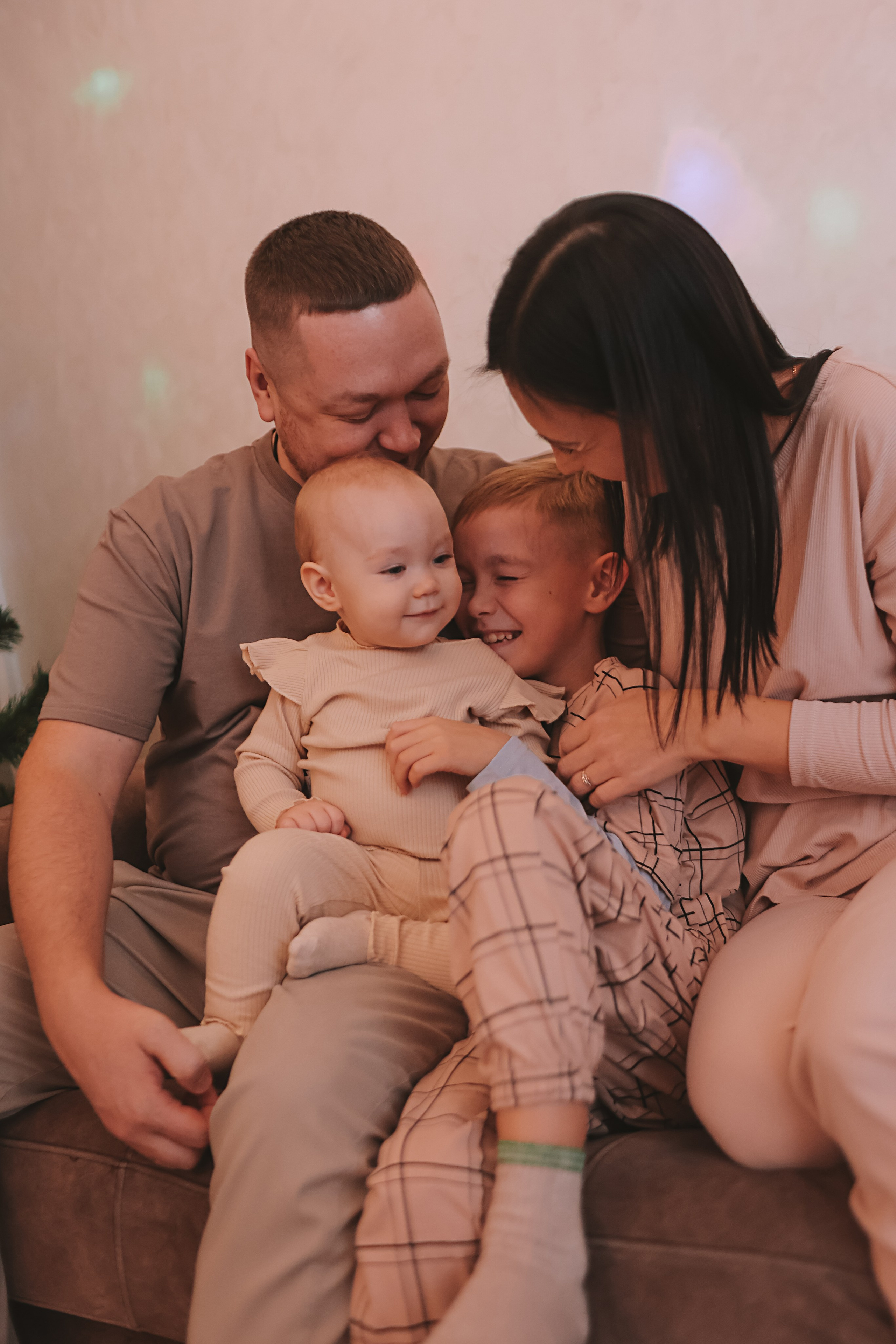 Дома. Семейный фотограф Тюмень, фотограф на роды Салмина Мария