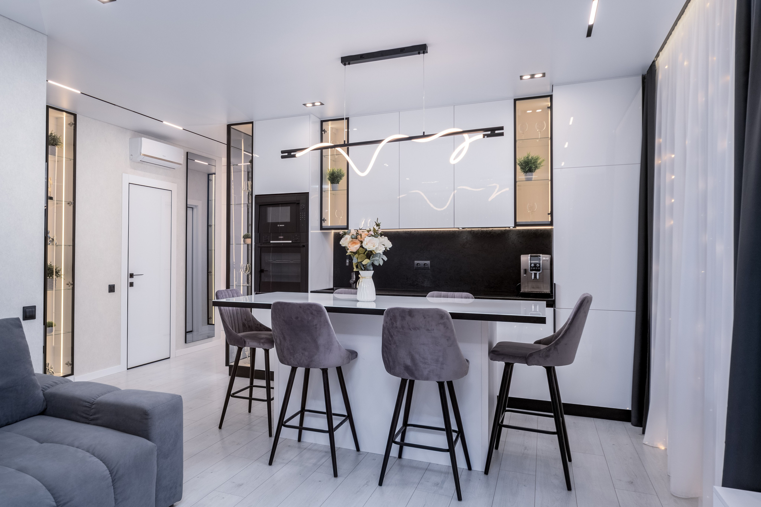 Фото интерьера кухни трехкомнатной квартиры в жк Минск Мир