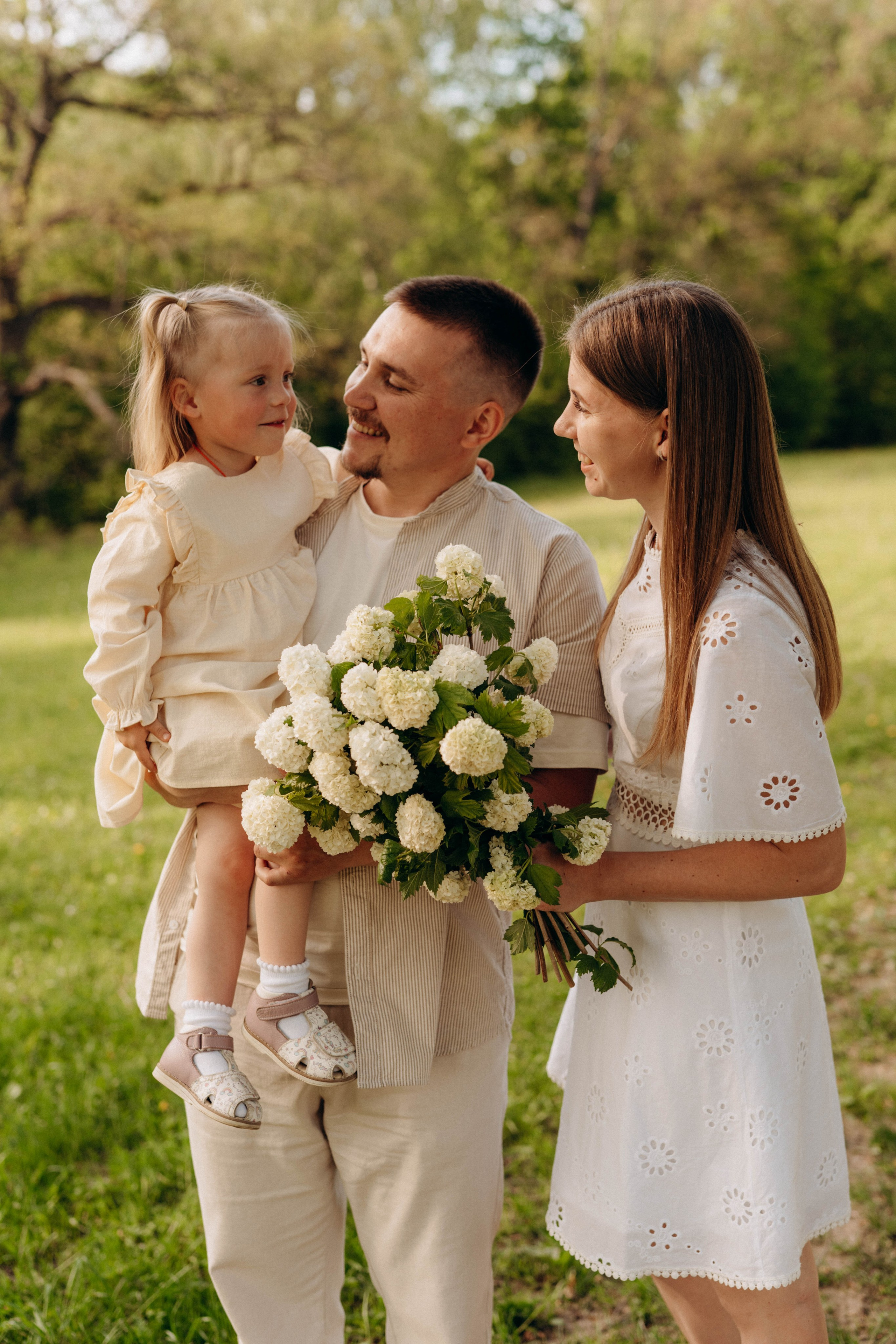 Прогулка Данилы, Алёны и Арины. Свадебный и семейный фотограф в Калуге Анна Киреева