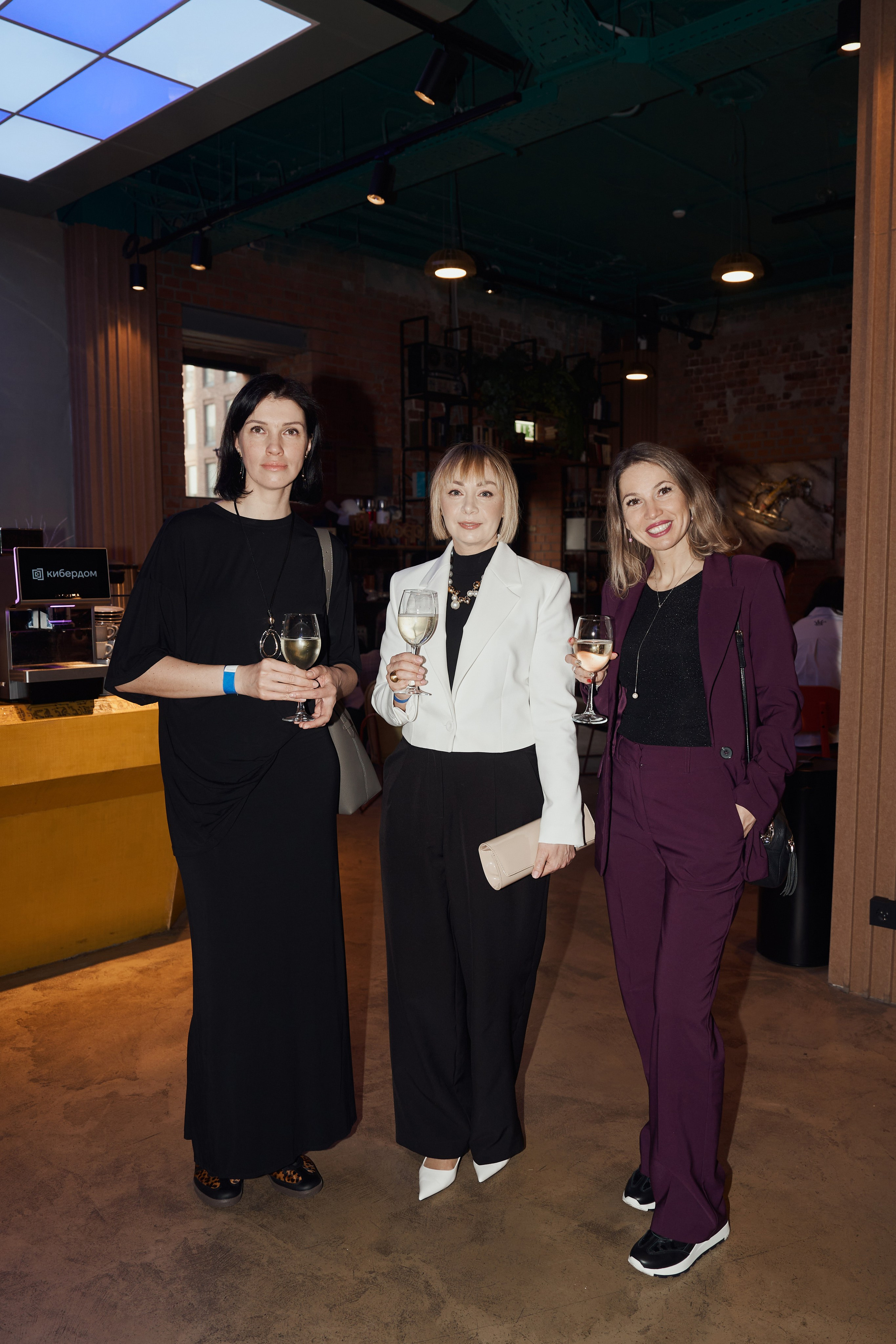 Клинике «Будь Здоров» 20 лет. Свадебный фотограф в Москве и Подмосковье Виктор Одинцов