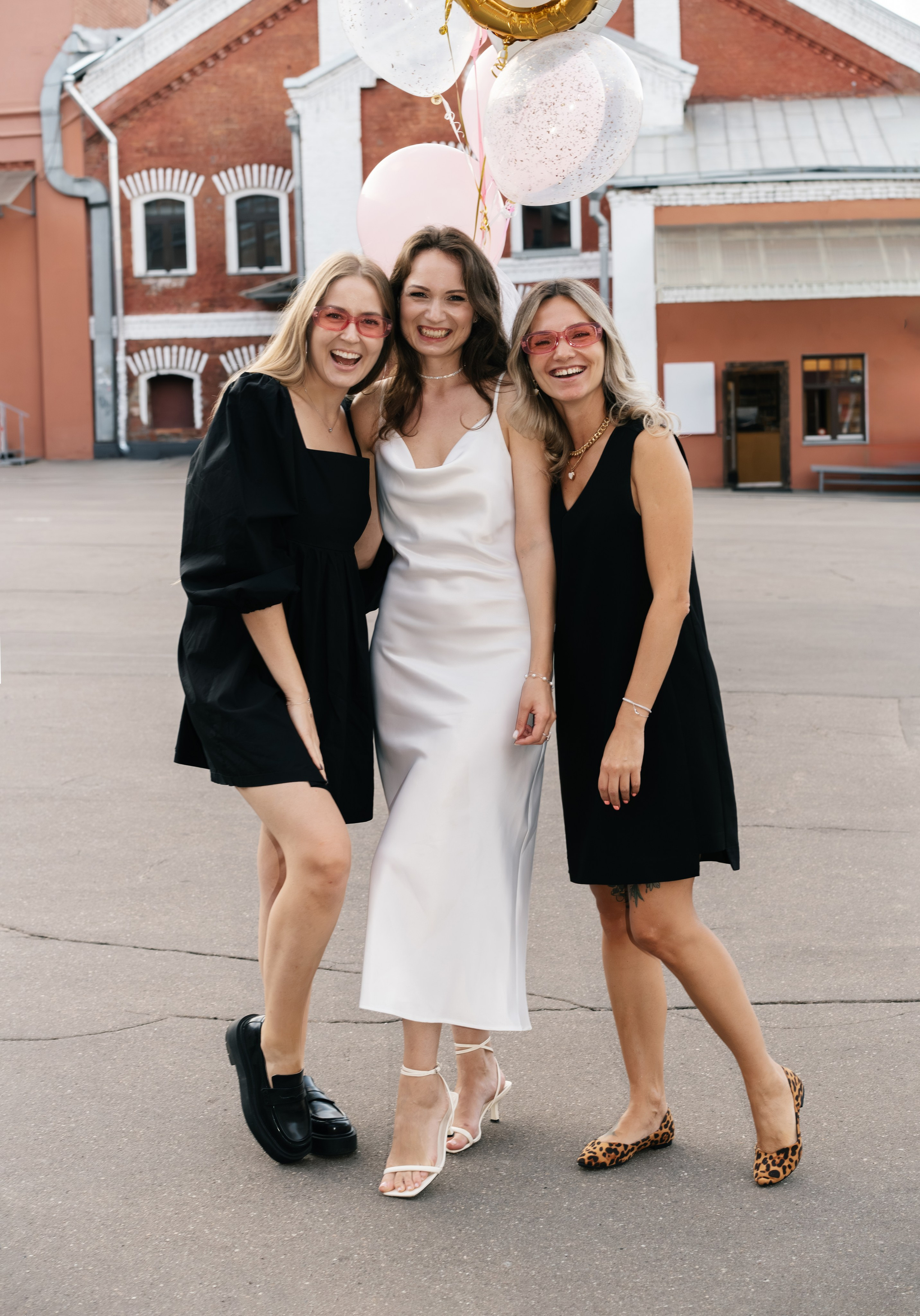 Chao, Khromova!. Главная