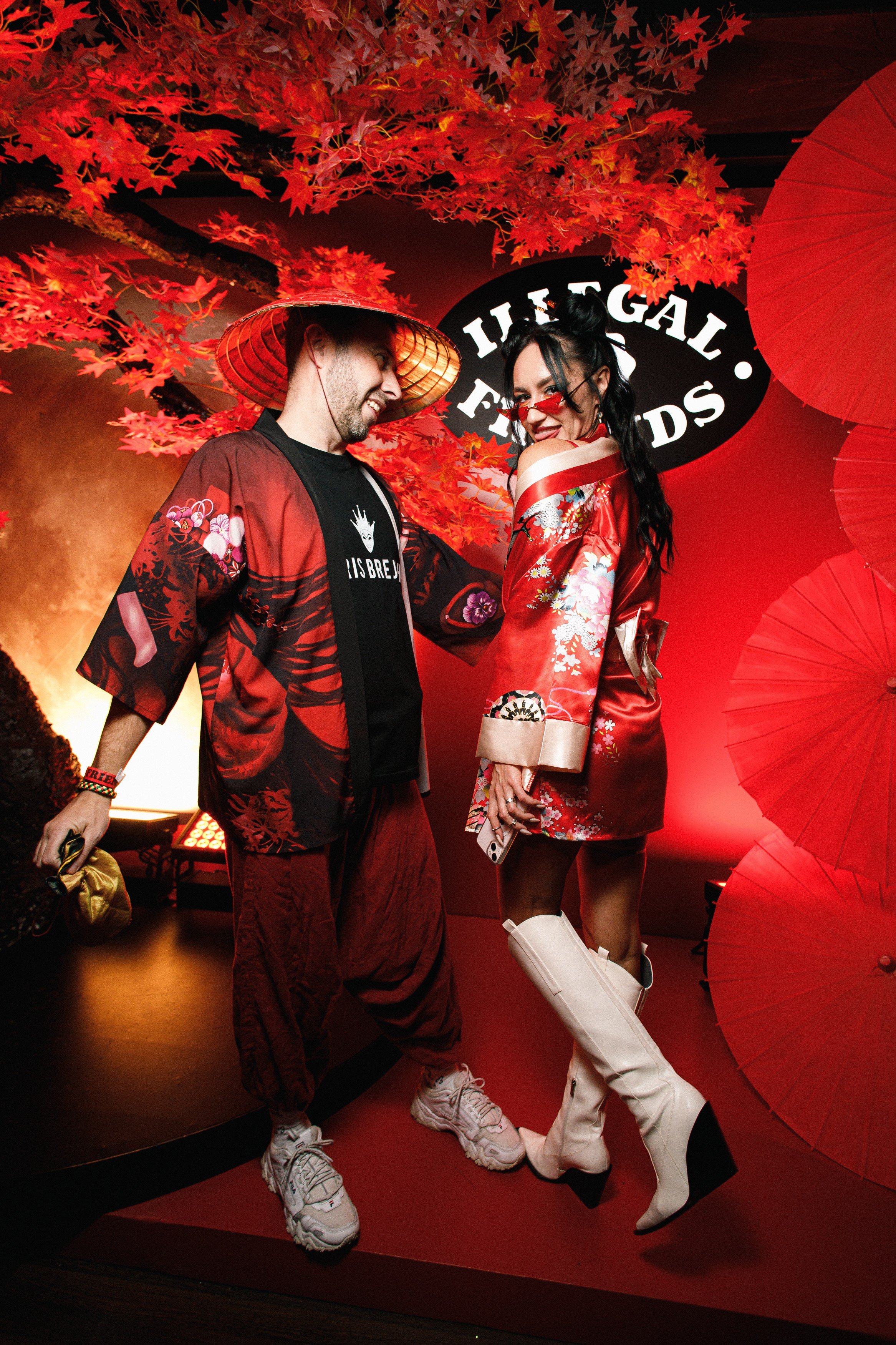 ILLEGAL FRIENDS | ASIA. СВОИ. ФОТООТЧЕТЫ-СОБЫТИЯ-МЕСТА