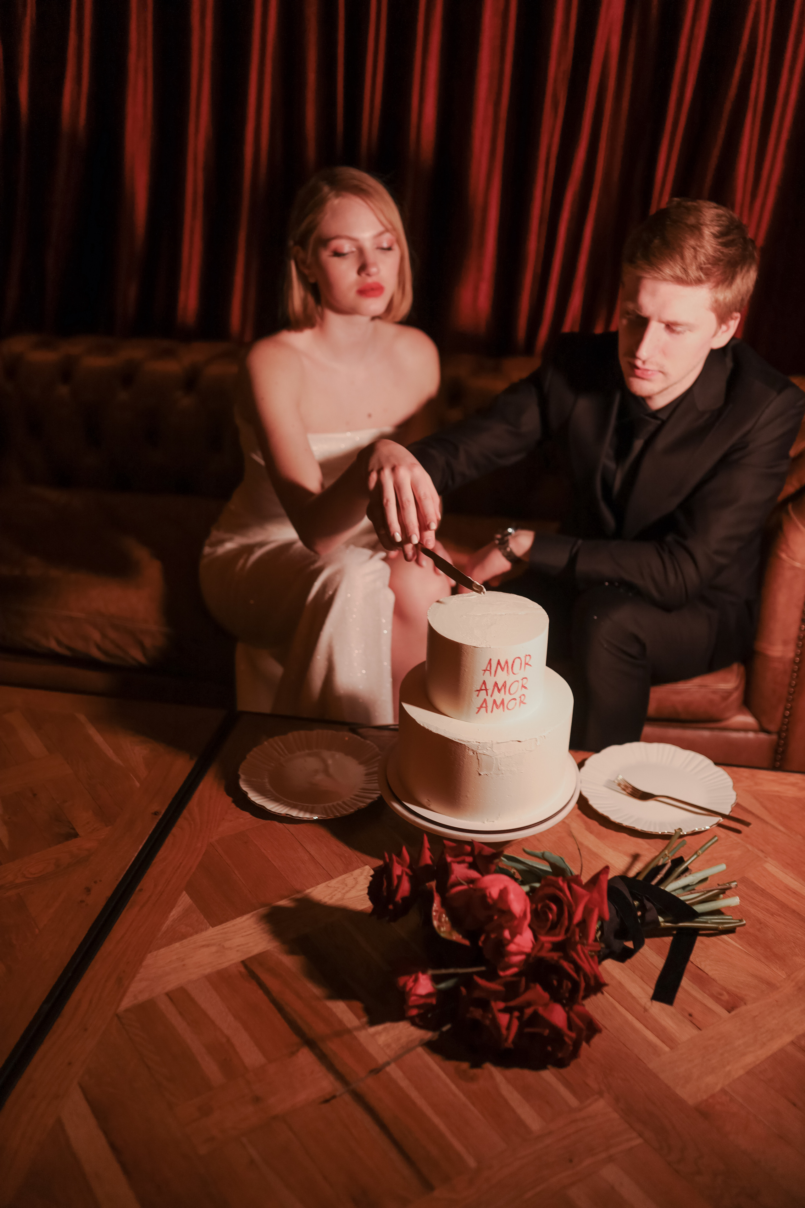 Amour, amour, amour. Главная