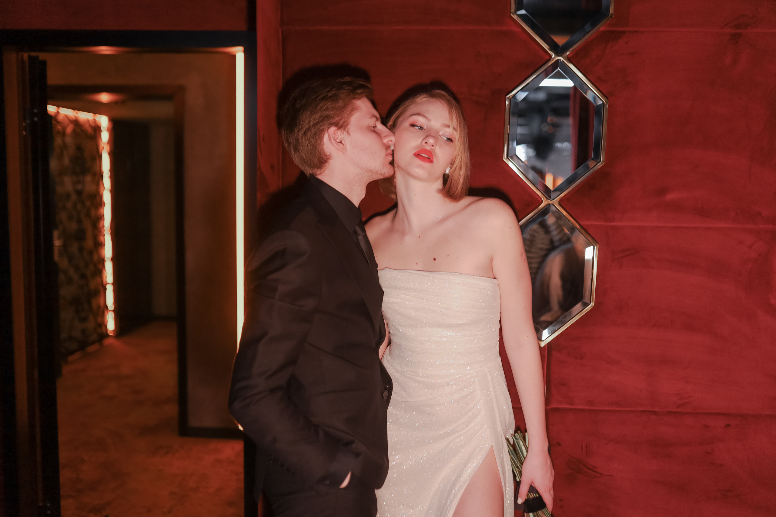 Amour, amour, amour. Главная