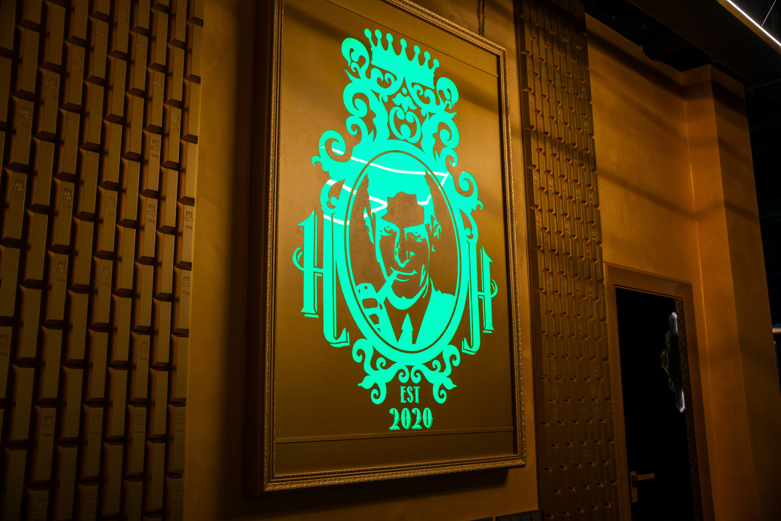 Фотосъемка интерьера стриптиз-клуба Hefner — элитный клуб Краснодара. Интерьерная фотосъемка клуба Hefner в Краснодаре — профессионально. Шедевры для Вас! Фотограф и Видеограф в Краснодаре Пахиев Руслан