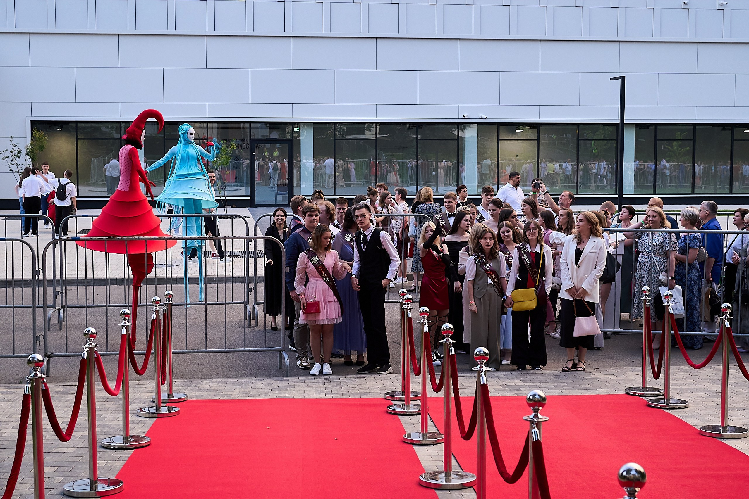 Выпускной 2024 концертный зал Академия ВТБ. Фотограф и Видеограф в Москве. Олег Корушев