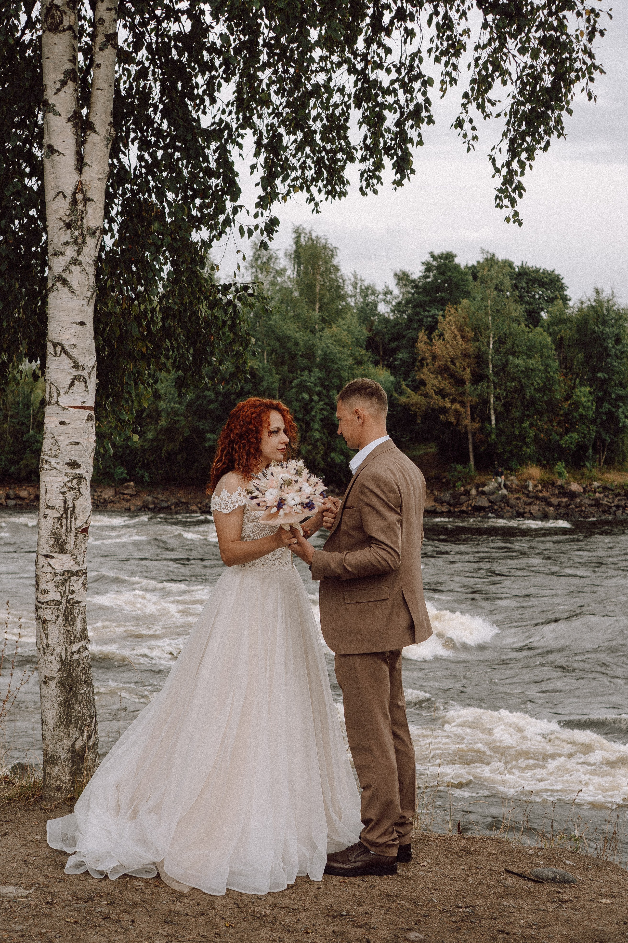 СВАДЕБНАЯ ФОТОСЕССИИЯ ПАРЫ В ГОРОДЕ ПРИОЗЕРСК В СОСНОВОМ ЛЕСУ И С ПИКАПОМ. Профессиональный фотограф, Санкт-Петербург — Виктория Богомолова