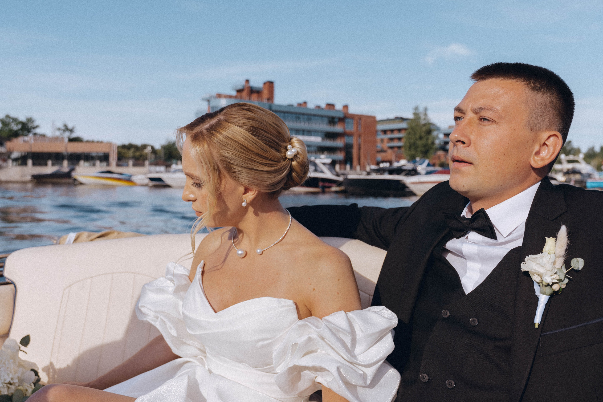 СВАДЕНБНАЯ СЬЕМКА НА КАТЕРЕ ПО КАНАЛАМ САНКТ-ПЕТЕРБУРГА И В АКВАТОРИИ НЕВЫ. Профессиональный фотограф, Санкт-Петербург — Виктория Богомолова