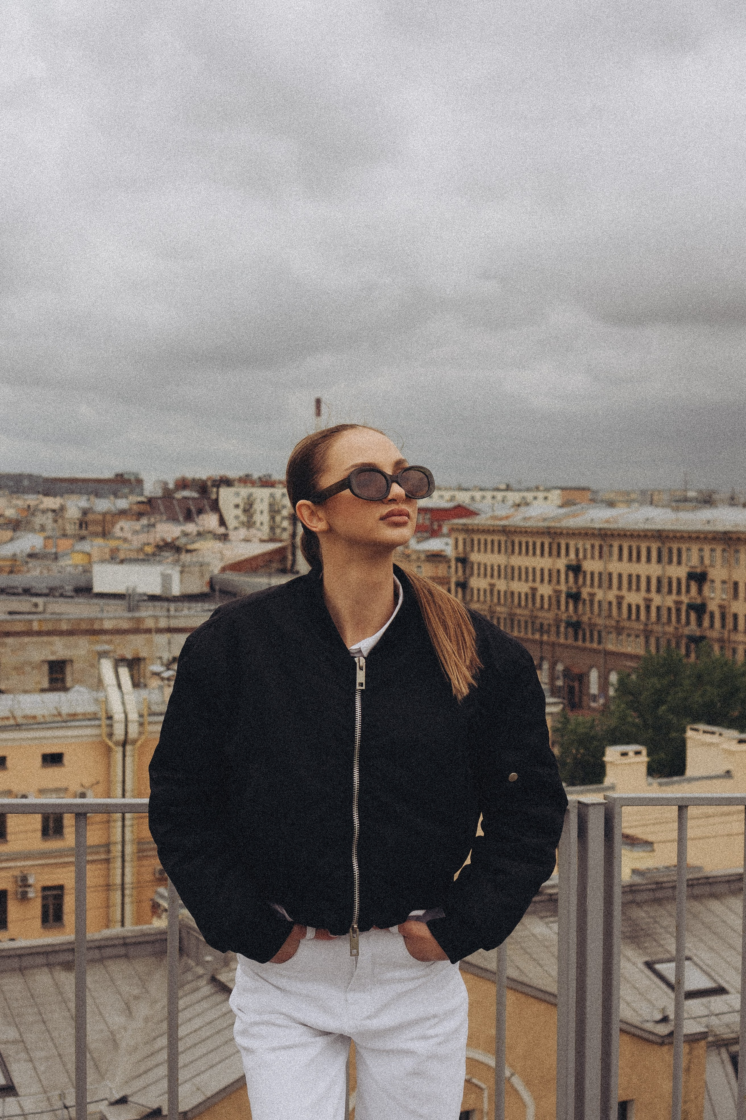 МЫ ГУЛЯЛИ ПРО КРЫШАМ ПИТЕРА. Профессиональный фотограф, Санкт-Петербург — Виктория Богомолова