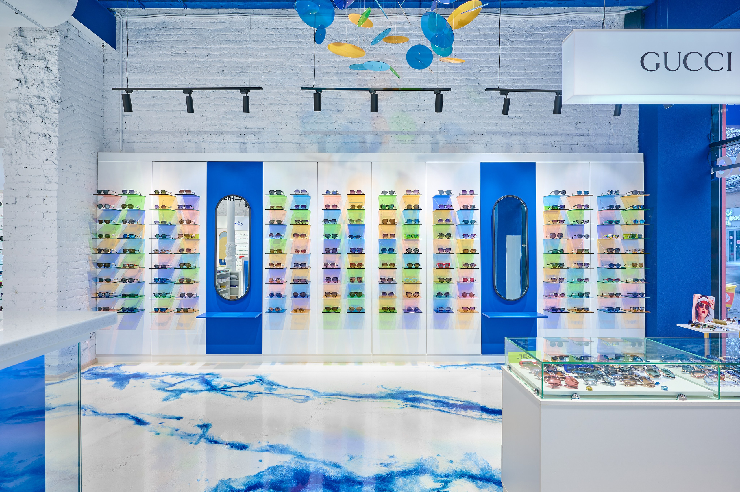 Магазин Оптики «GLAZBURG». Интерьерный фотограф в Краснодаре