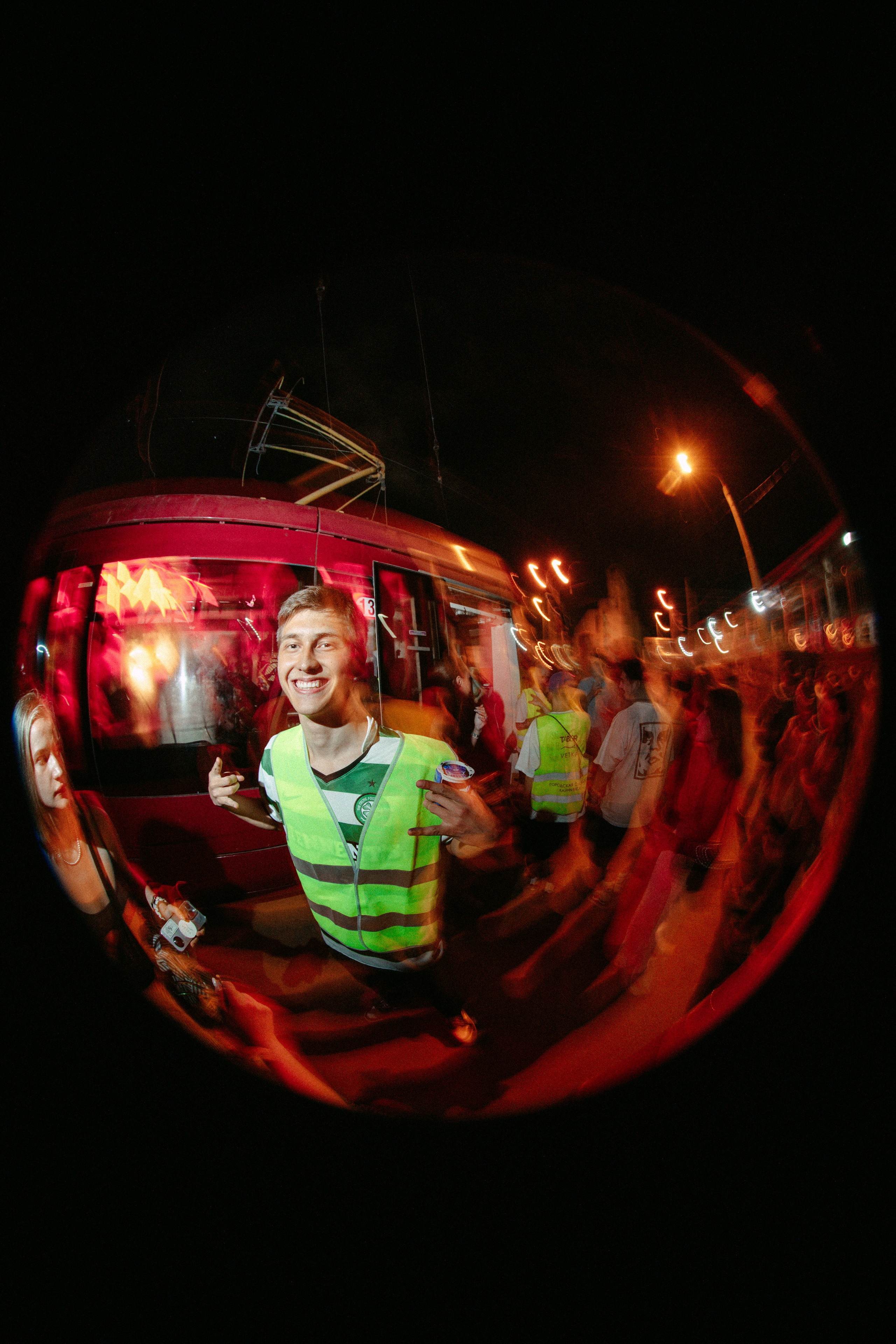 Вечеринка в трамвае / 2024. Саша Копылов, фотограф в Казани