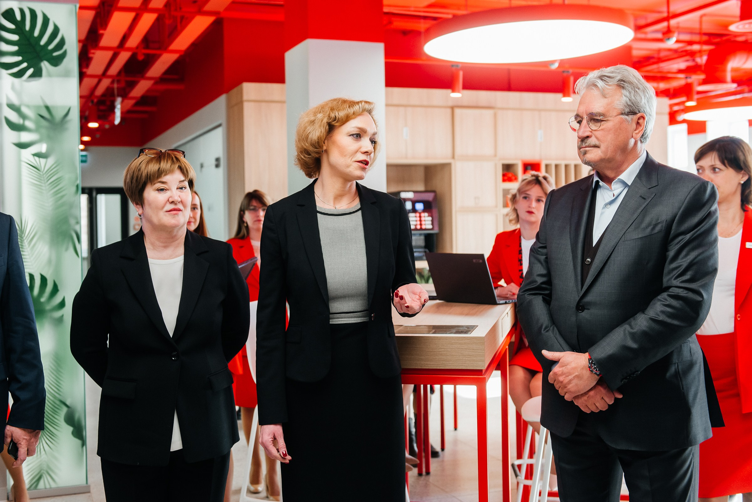 Фотограф в офис в Екатеринбурге Ирина Смирнова. Профессиональный фотограф в Екатеринбурге Ирина Смирнова