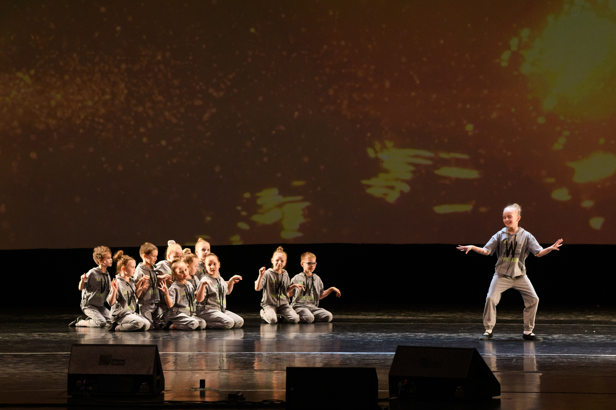 23 апреля, часть 2, БКЗ Октябрьский, г. Санкт-Петербург. Золотое яблочко