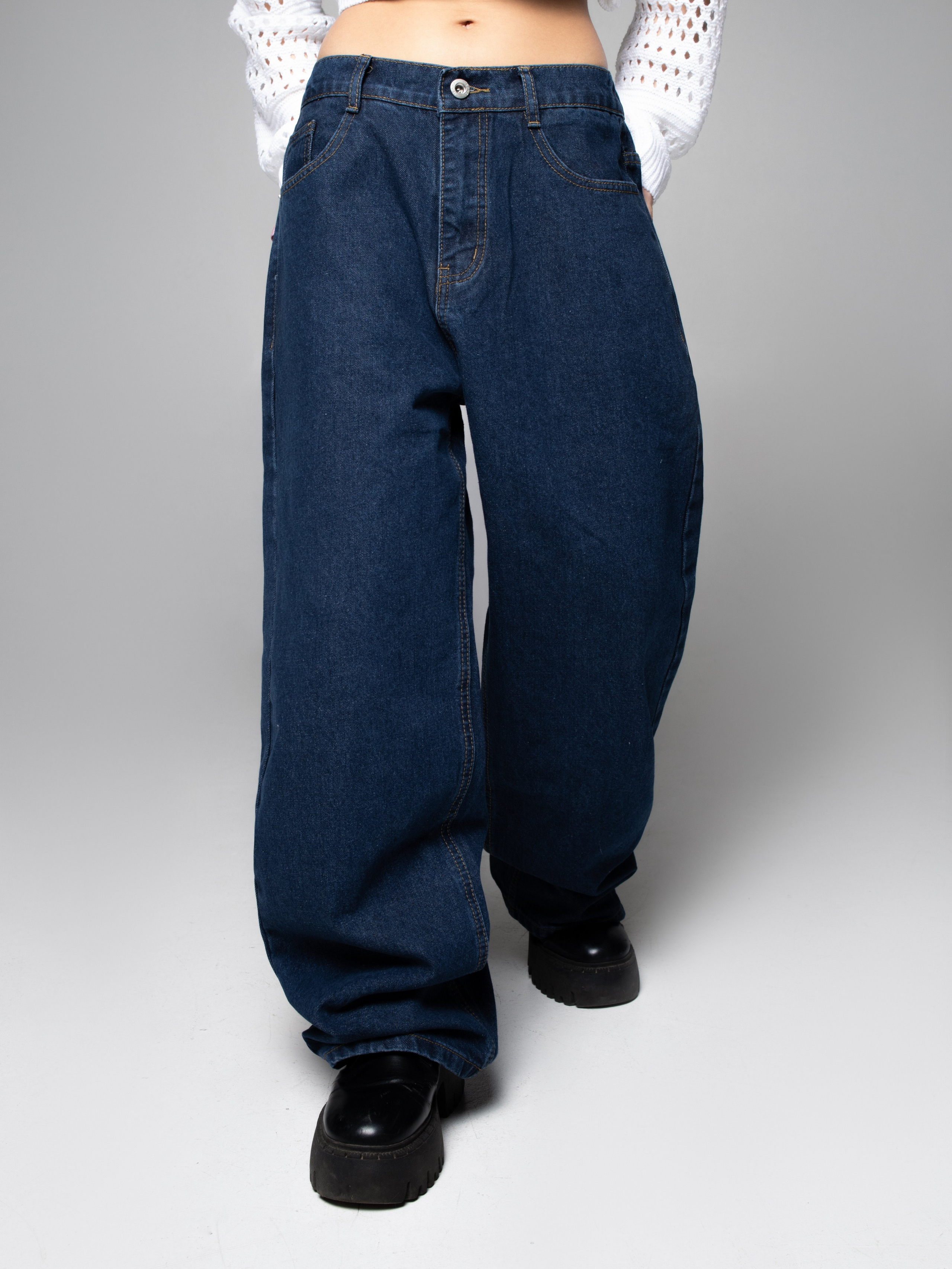 КАТАЛОГ | серый фон. RUNA production — стильные съемки для брендов