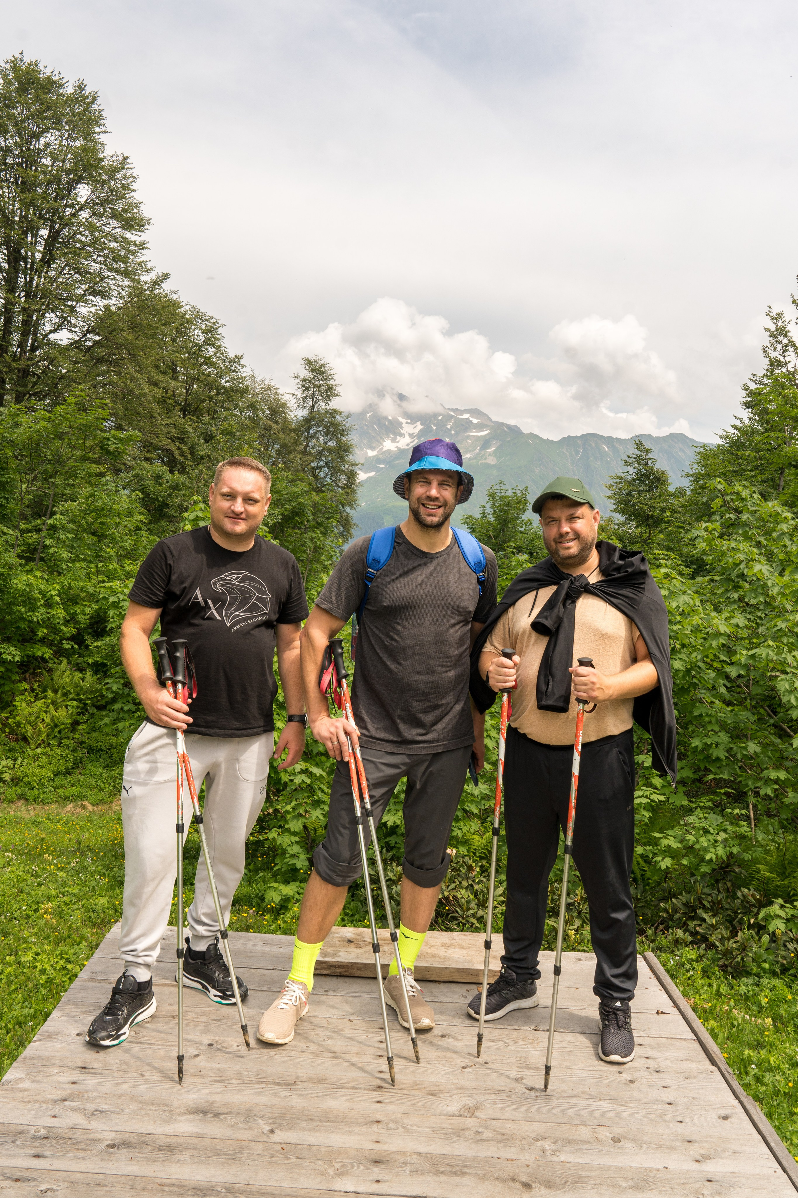 MICE мероприятие для компании «Доставка морем»: хайкинг к Ачипсинским водопадам. Репортажный фотограф в Красной Поляне и Сочи Павлюченко Екатерина