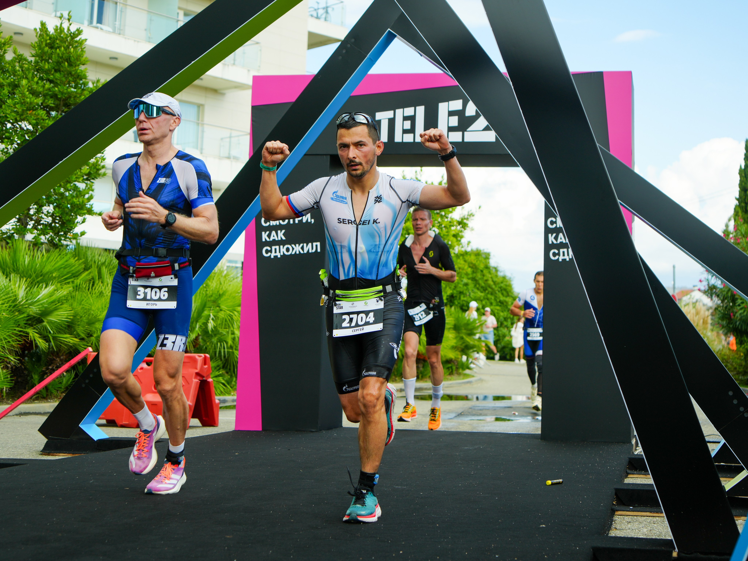 Фотоотчет партнерской интеграции для компании TELE2 на фестивале Ironstar. Репортажный фотограф в Красной Поляне и Сочи Павлюченко Екатерина