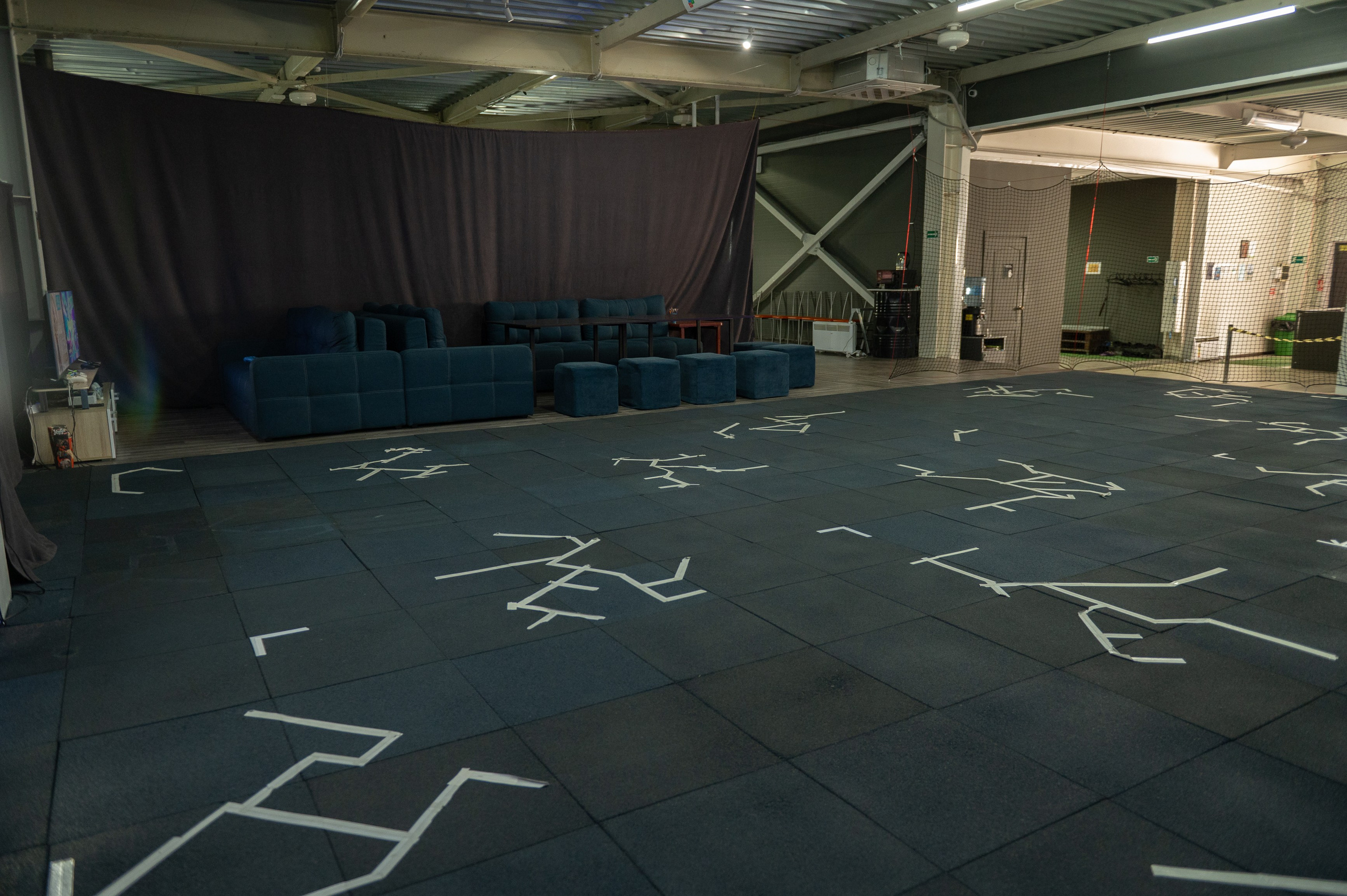 ИНТЕРЬЕР. Клуб виртуальной реальности Абакан — PortVR Club