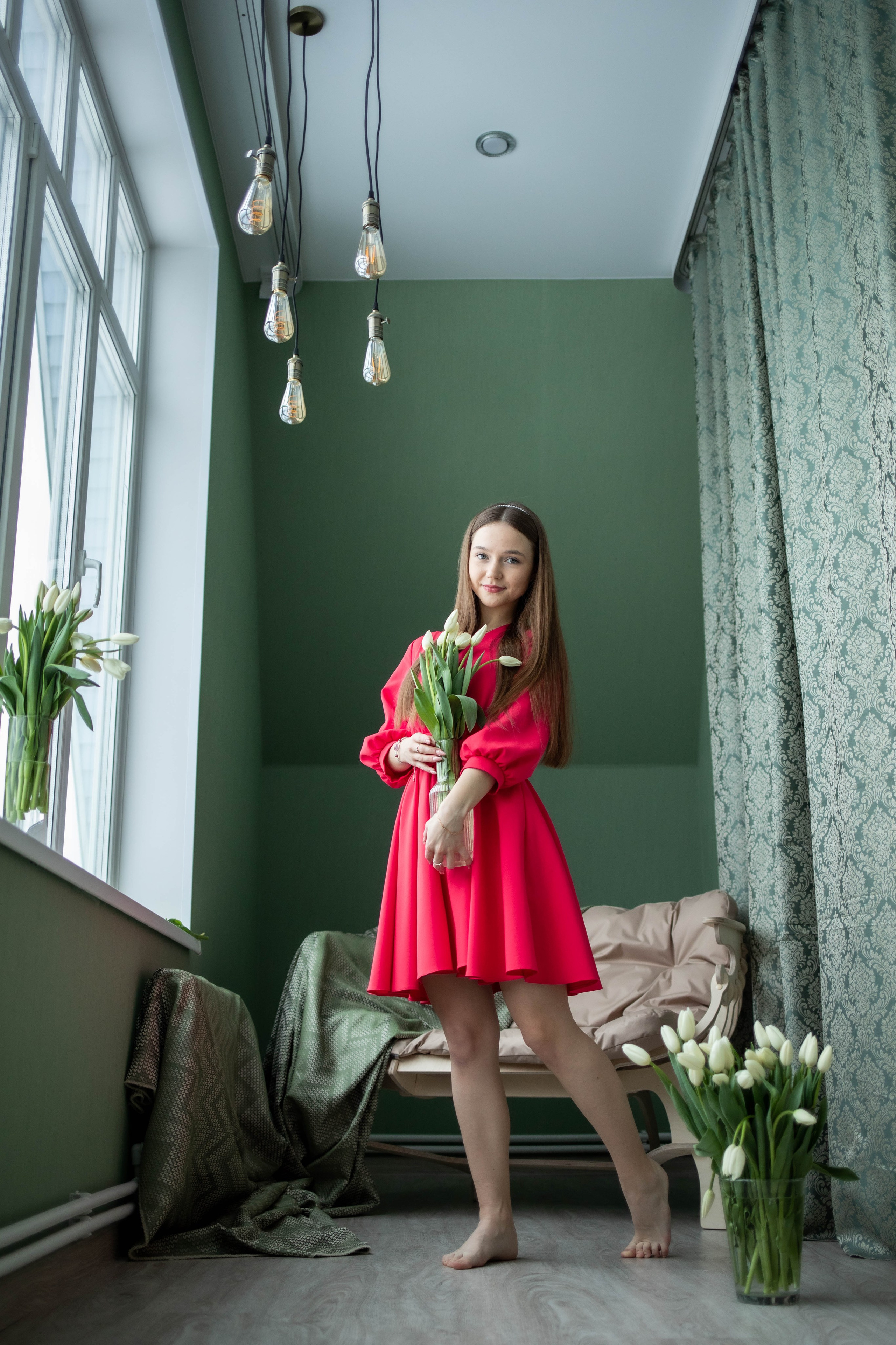 Девушка и цветы