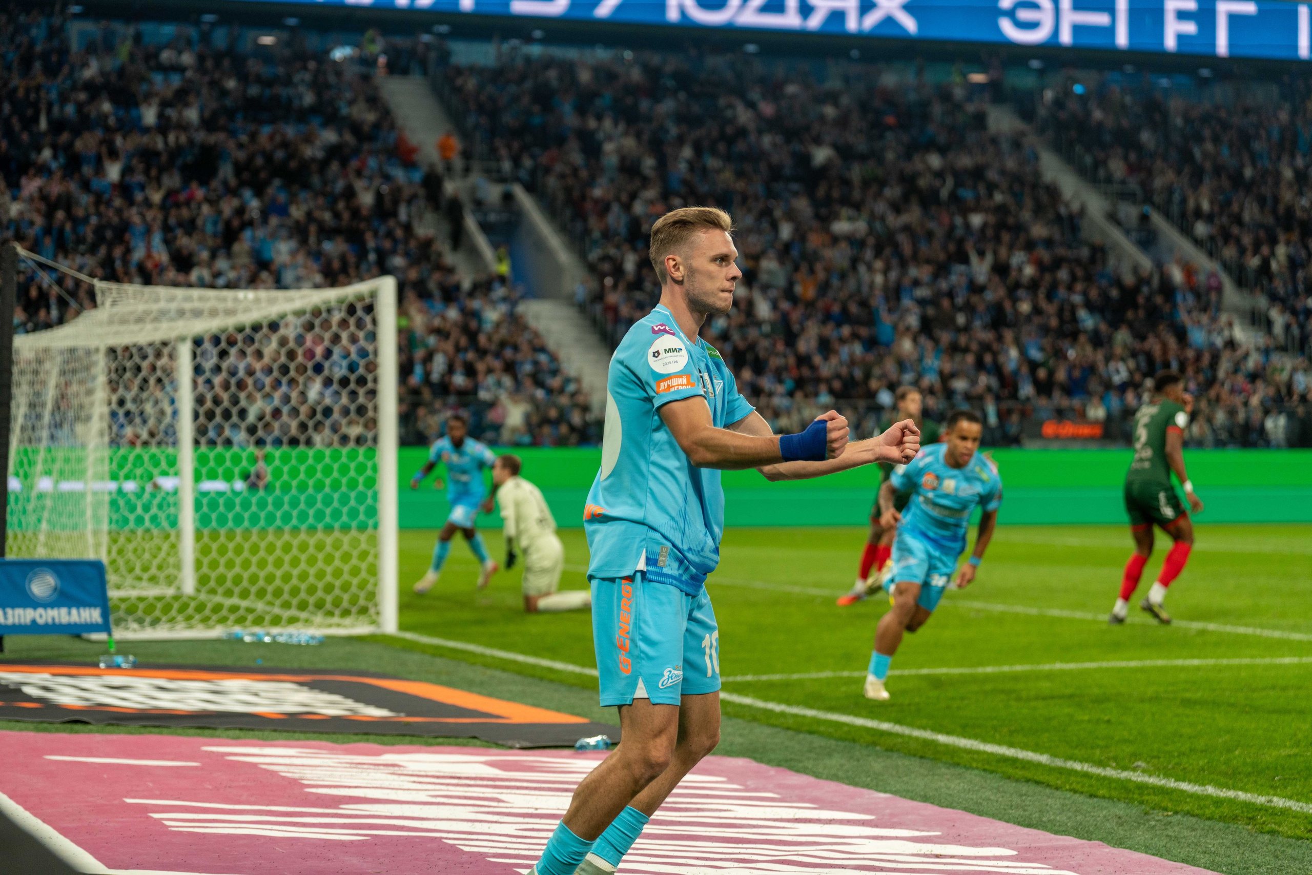 Зенит — Локомотив: фотогалерея 14-го тура РПЛ на Газпром Арене | Антон Гауф. Спортивный фотограф в Санкт-Петербурге | Антон Гауф