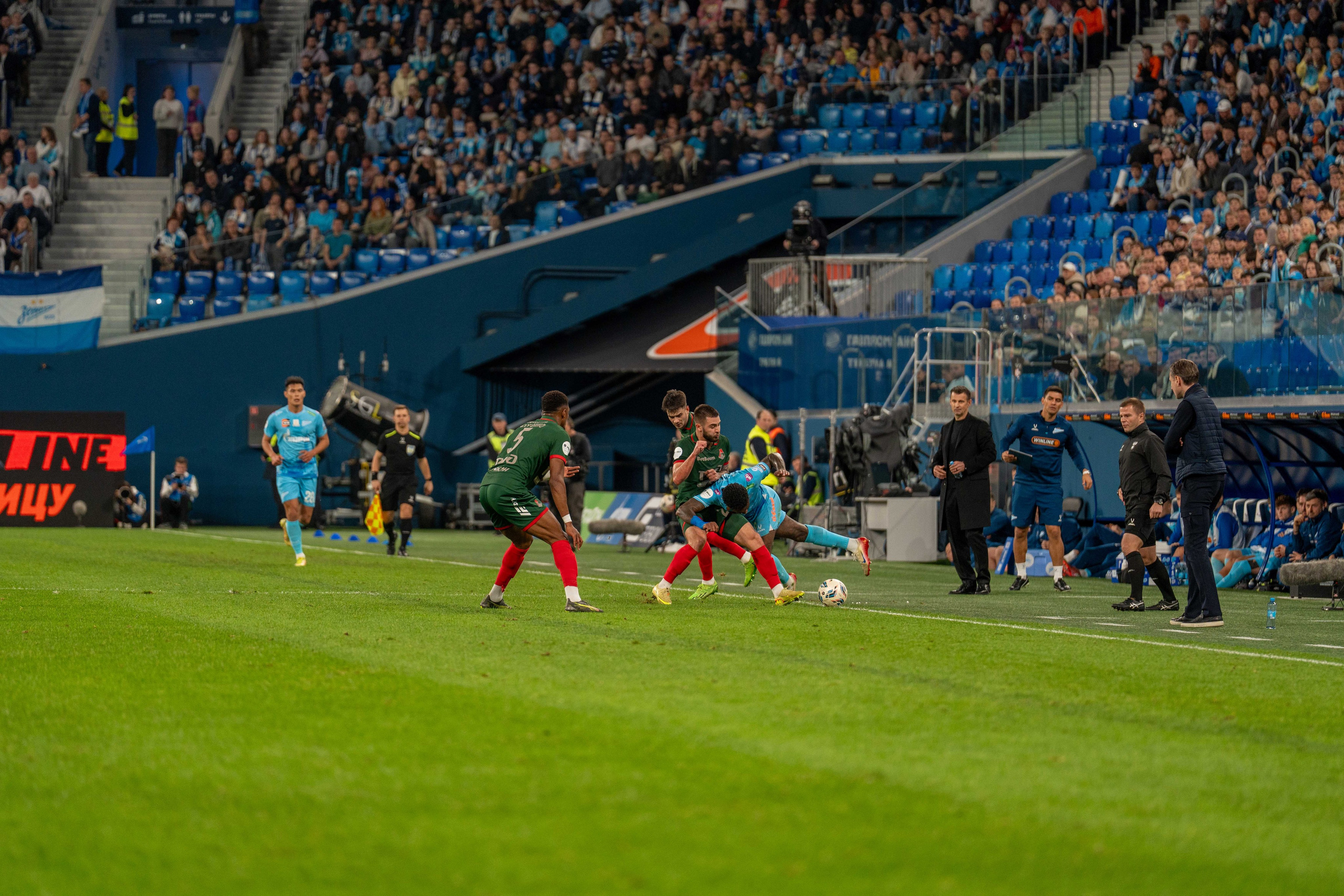 Зенит — Локомотив: фотогалерея 14-го тура РПЛ на Газпром Арене | Антон Гауф. Спортивный фотограф в Санкт-Петербурге | Антон Гауф