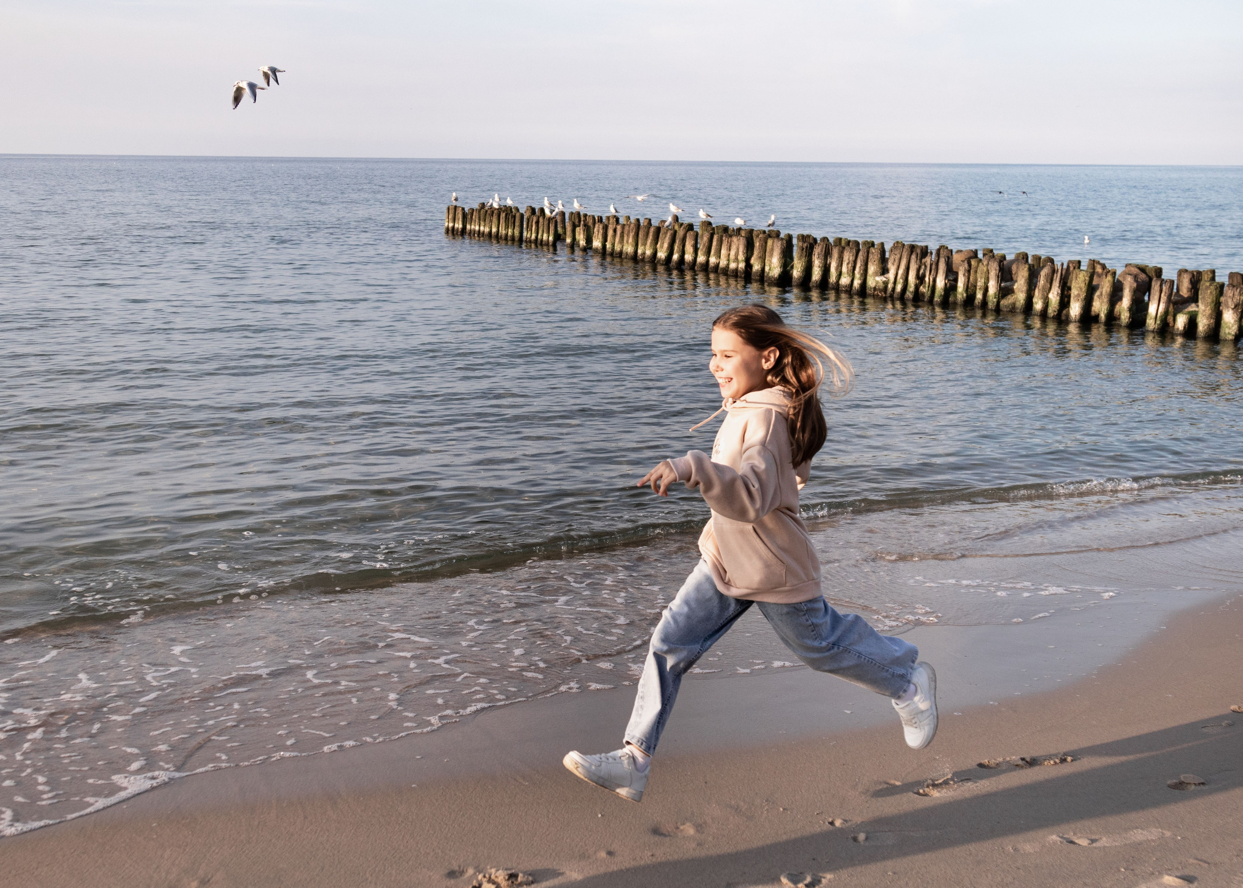 Девочки с чайками. Фотограф Зеленоградск Лиана Сопина