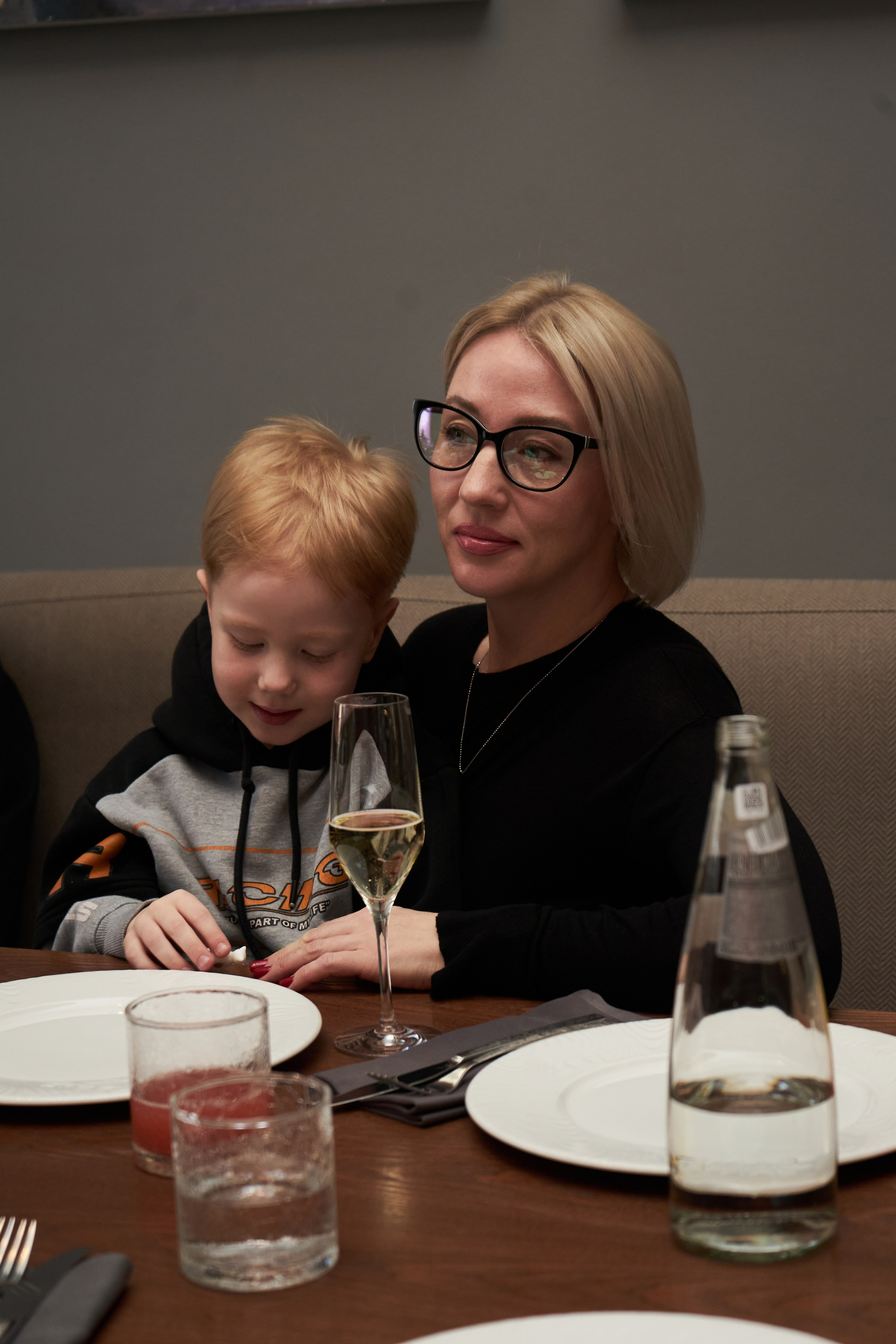 Репортажная съемка торжества в ресторане. Фотограф Екатеринбург Кокшарова Александра