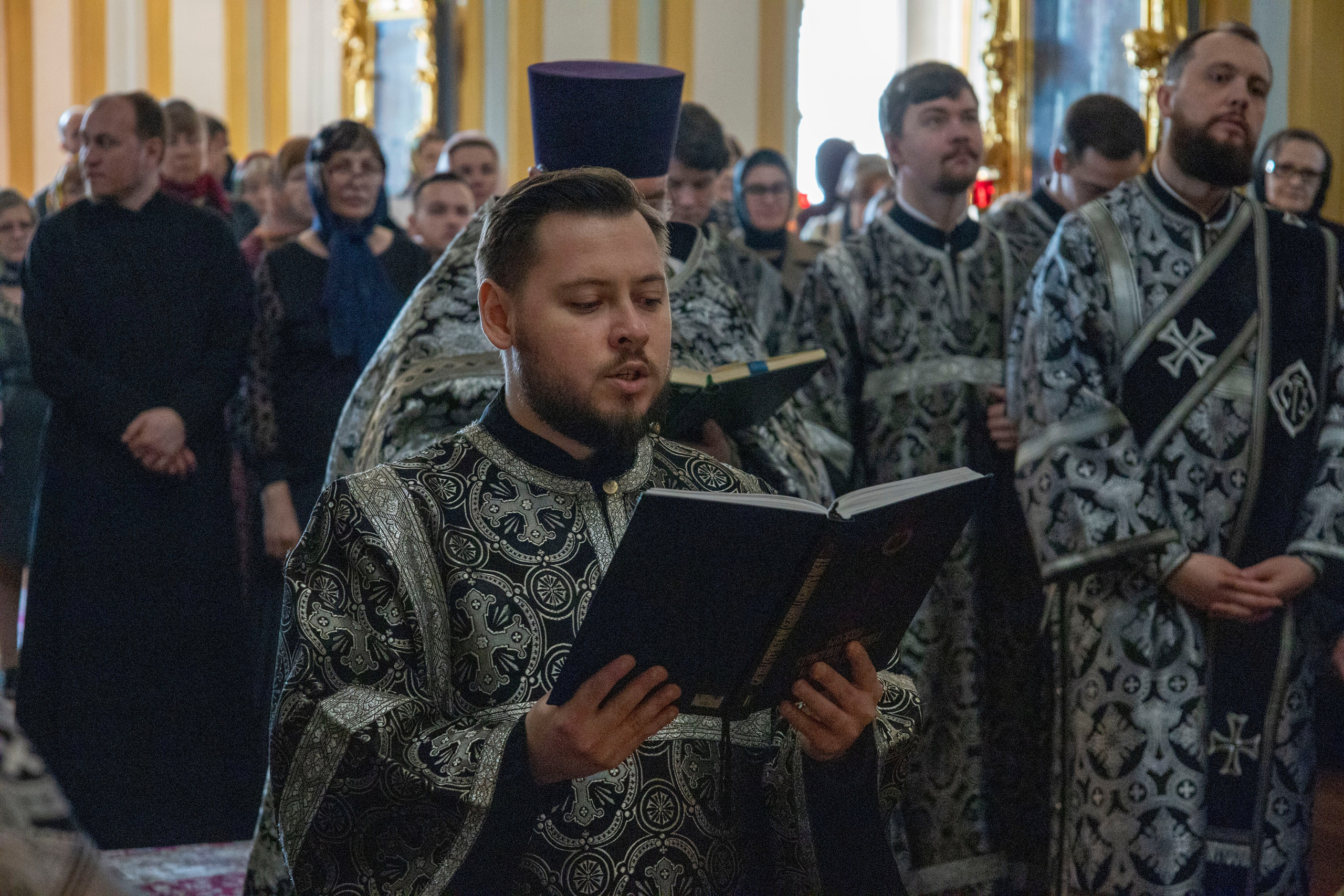 ВЕЧЕРНЯ С ВЫНОСОМ ПЛАЩАНИЦЫ. НИКОЛО-БОГОЯВЛЕНСКИЙ МОРСКОЙ СОБОР