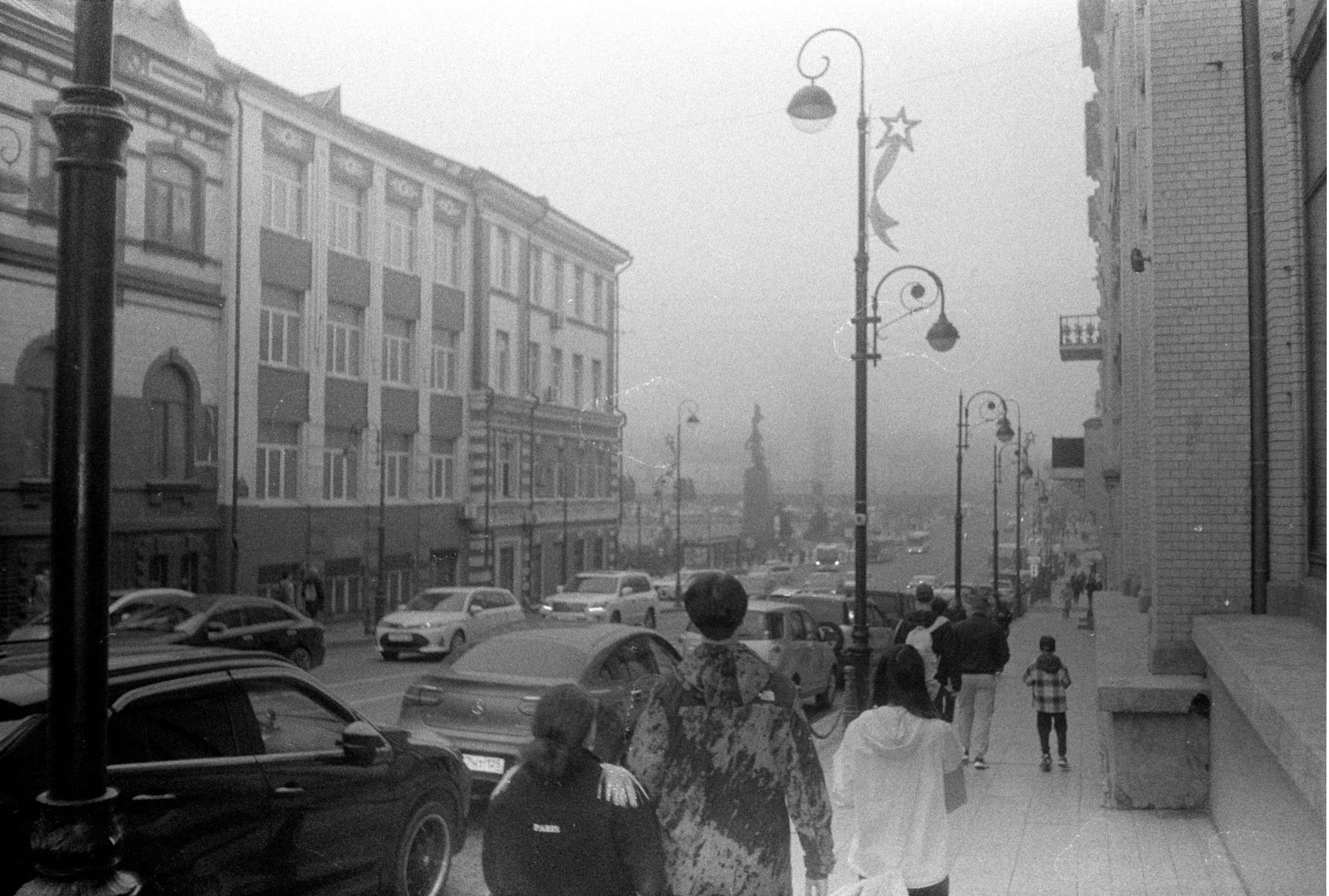 Плёнка весна-лето 2025. Ирина Чернова — портретный фотограф и маркетолог из Владивостока