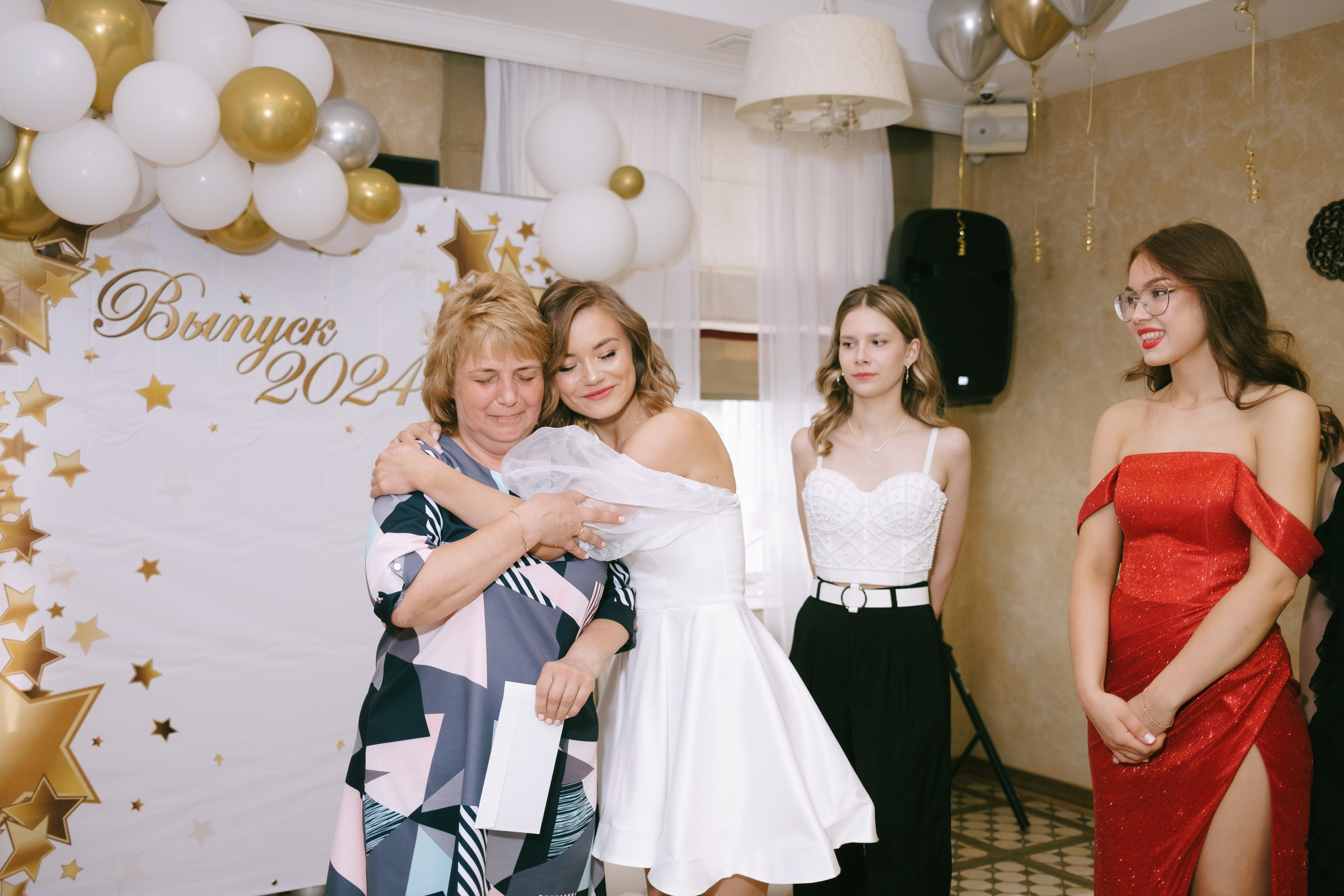 Выпускной школа 33. Свадебный и репортажной фотограф Денис Ожигин в Краснодаре и Краснодарском крае