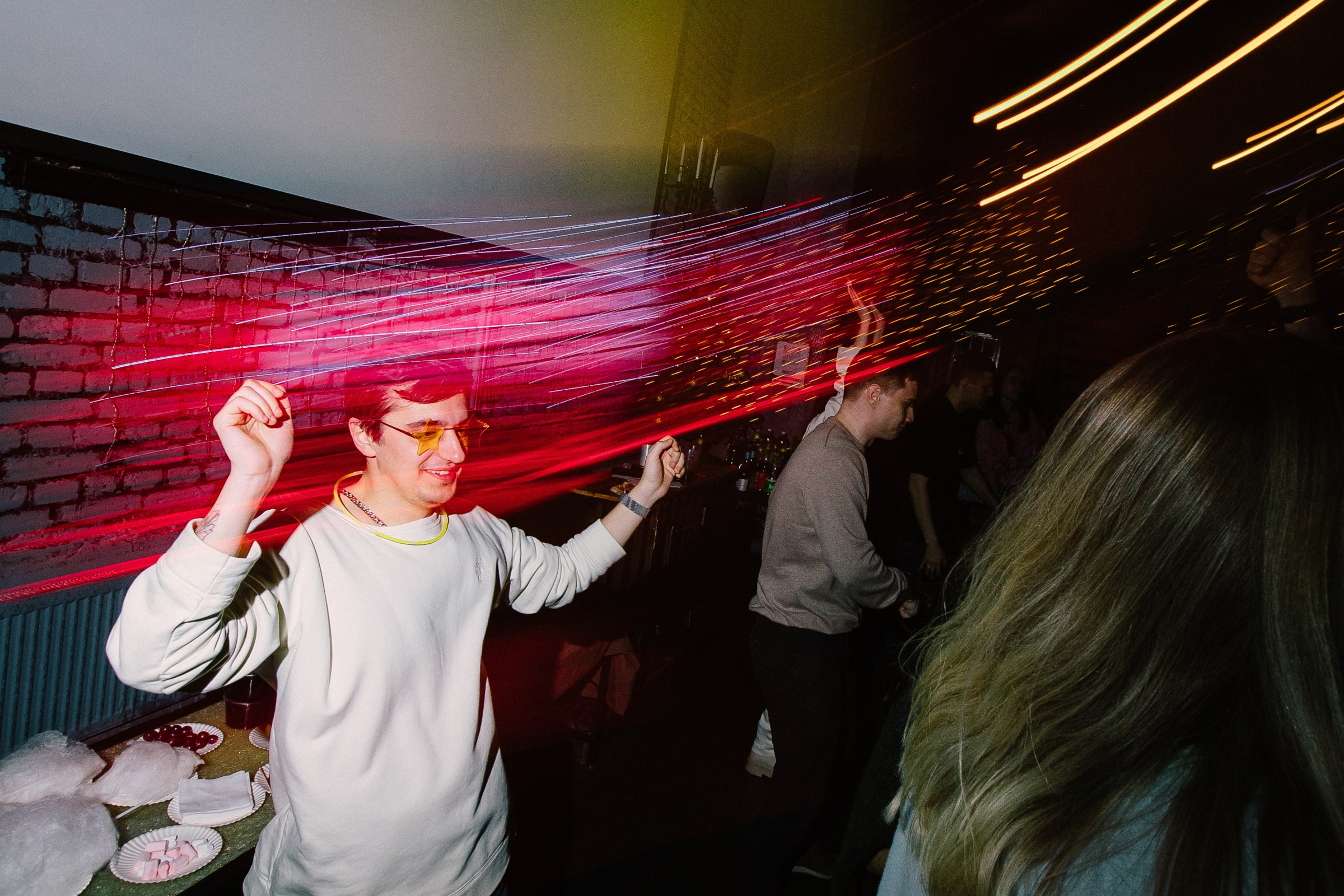 Вечеринка в стиле 00-х. Женский и репортажный фотограф Москва Натали Смирнова