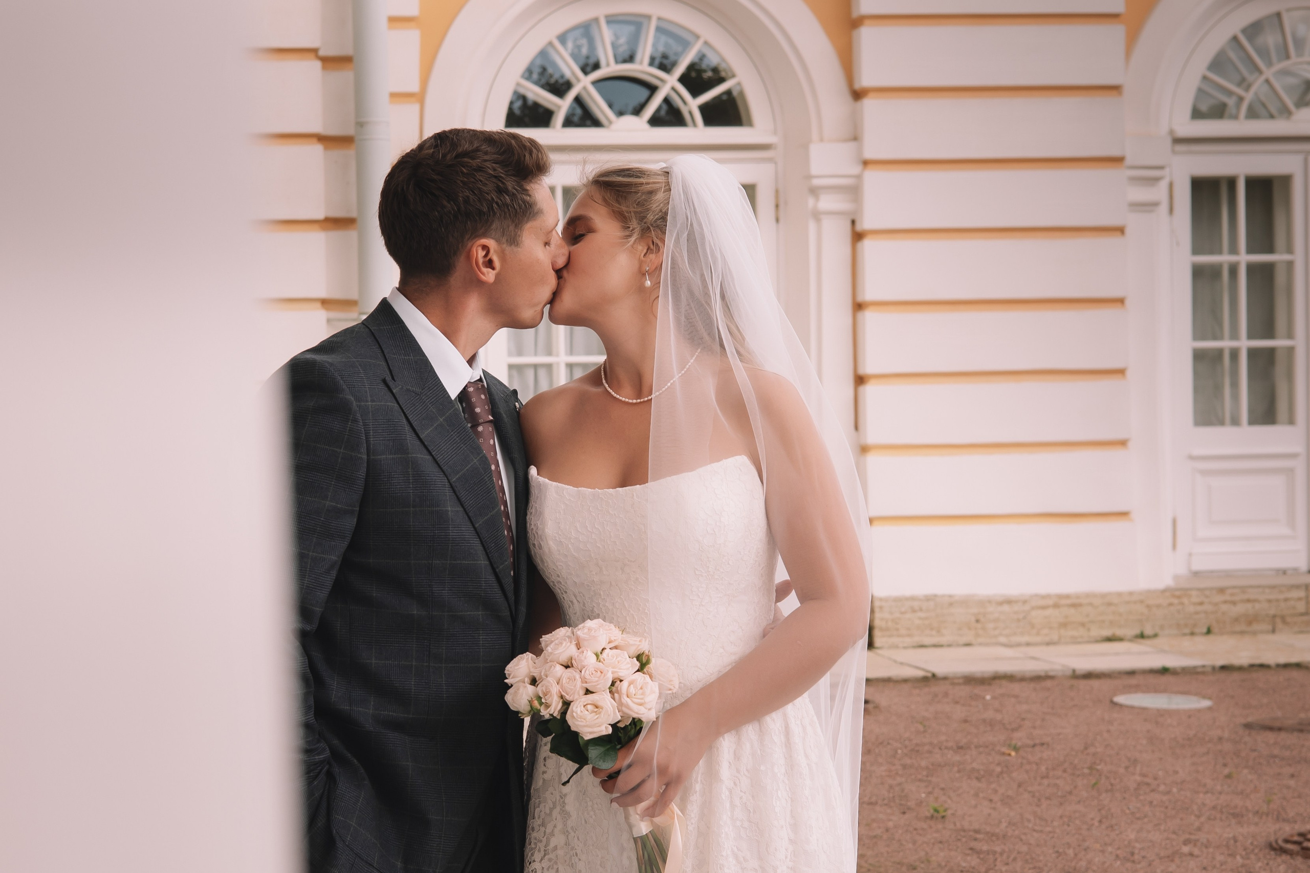 Анна и Евгений|Петергоф. Семейный фотограф в Санкт-Петербурге. Запечатление мгновений и ярких воспоминаний в Вашей жизни