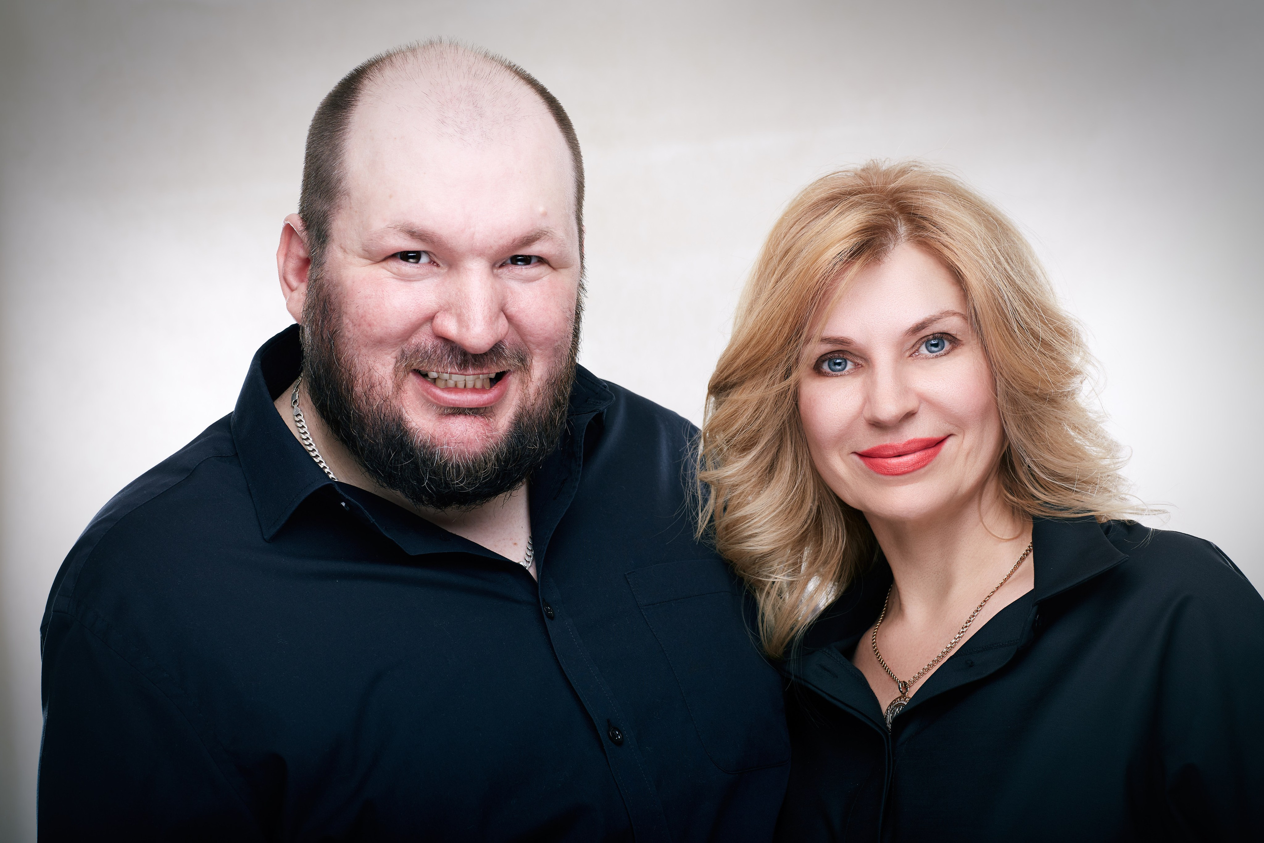 Все виды и любой сложности: Стрижки, Колористика, Укладки, Вечерние прически. DMITRY MOISEENKO — фотограф, художник, топ-стилист