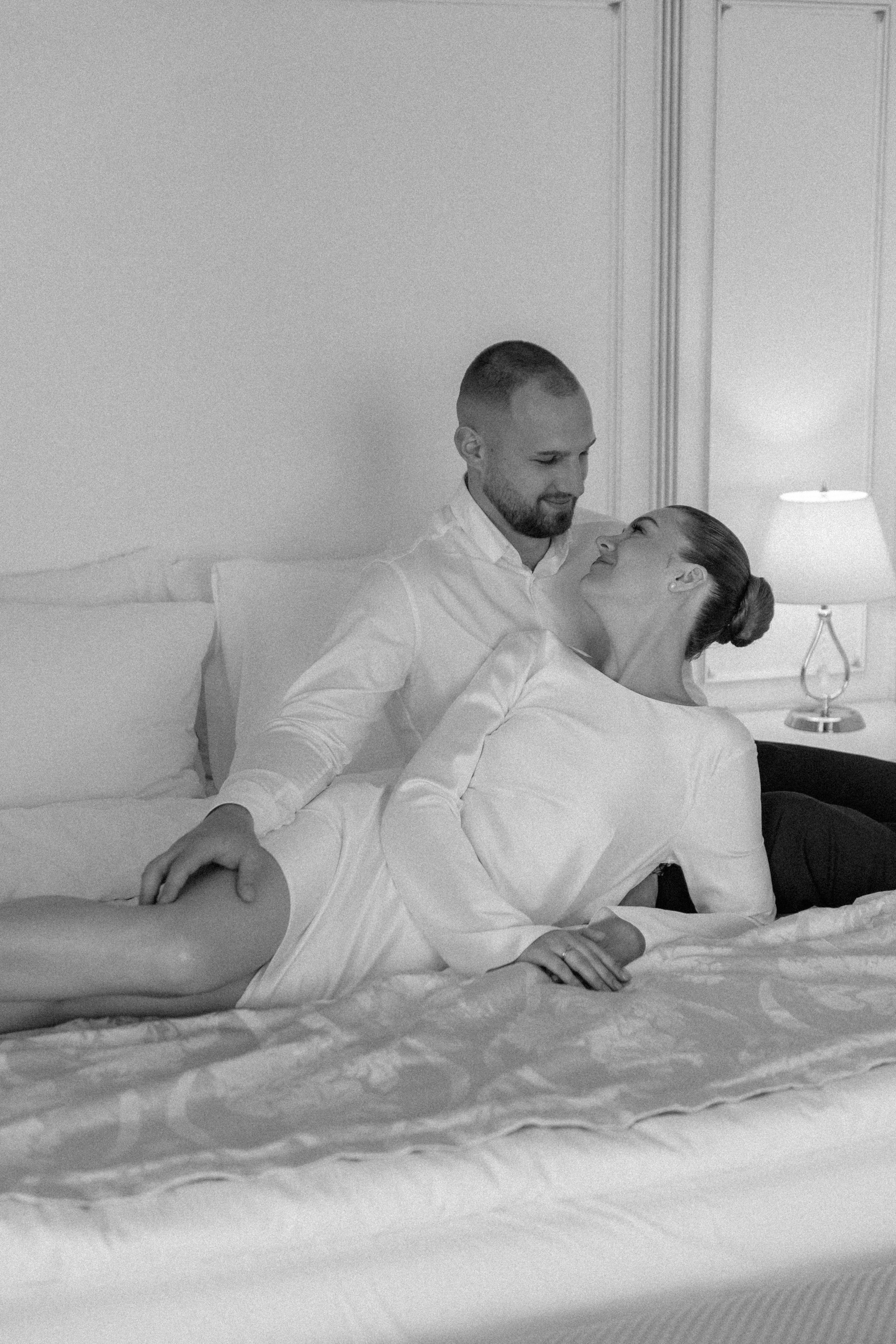 Wedding day in VERSAL PARK. Wedding PHOTOGRAPHER Andrew Vnukov