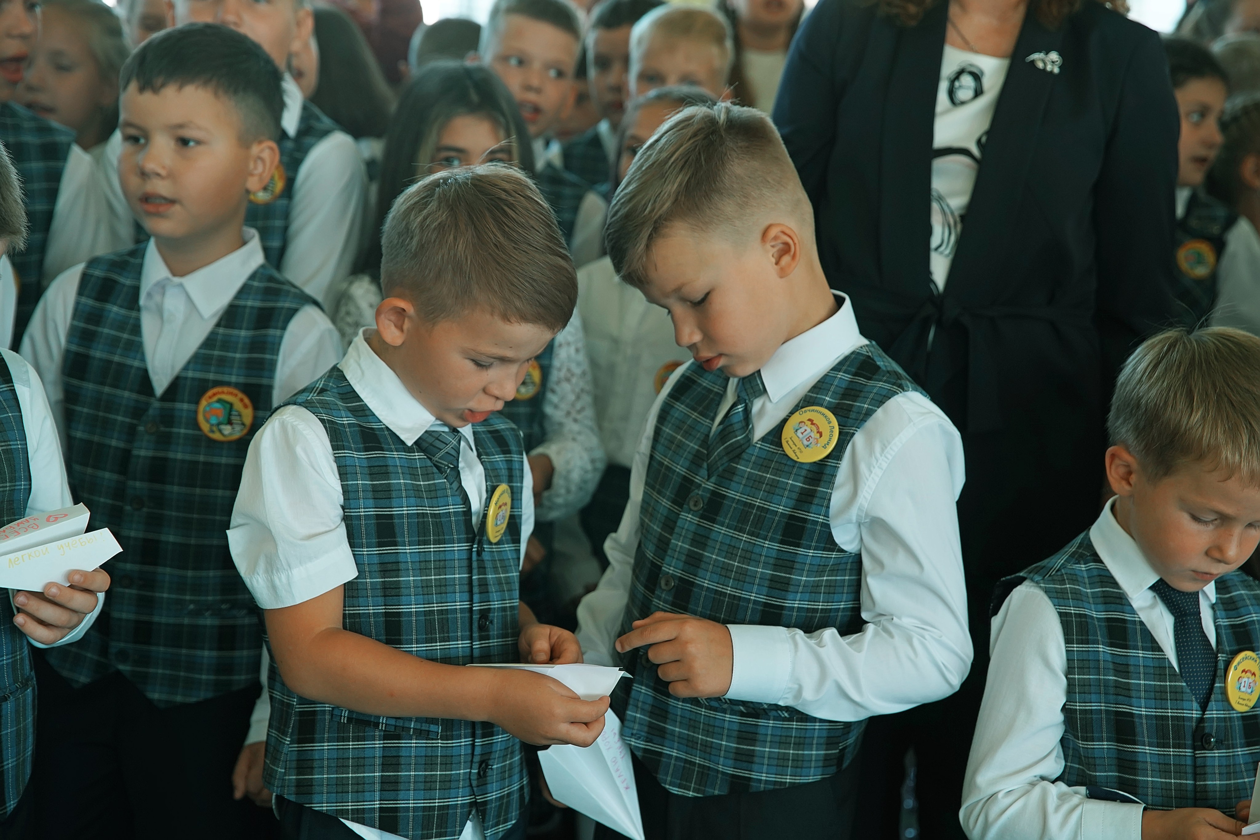 Первый класс линейка, в классе, портреты. Семейный и детский фотограф в Нижнем Новгороде
