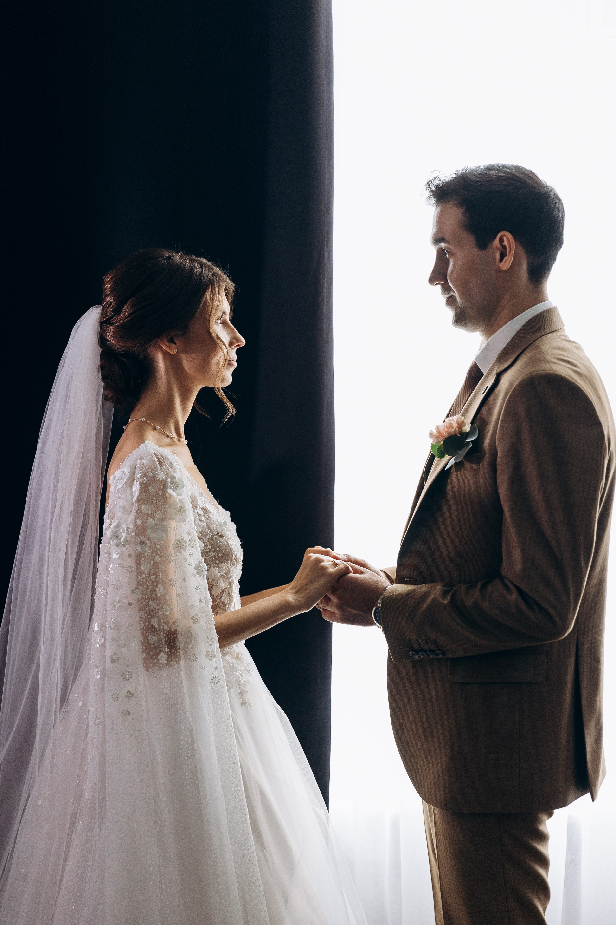 свадебная фотосессия в фотостудии, фотограф на свадьбу