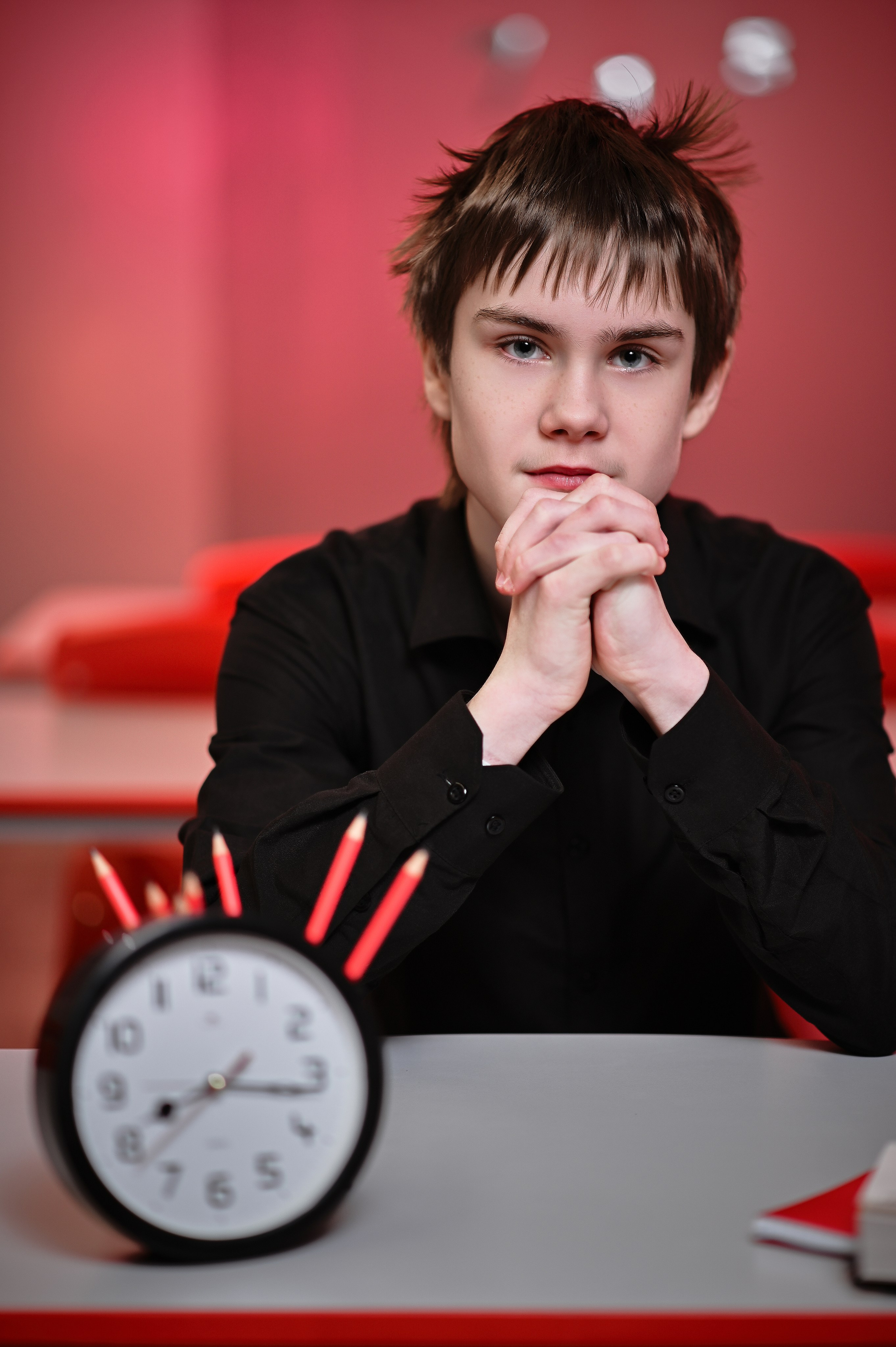 Фотосессия в школе. Выпускной альбом в 4 классе. Начальная школа, выпускной альбом 4 класса. Стильная школьная фотосессия. Фотосессия школьников в школе