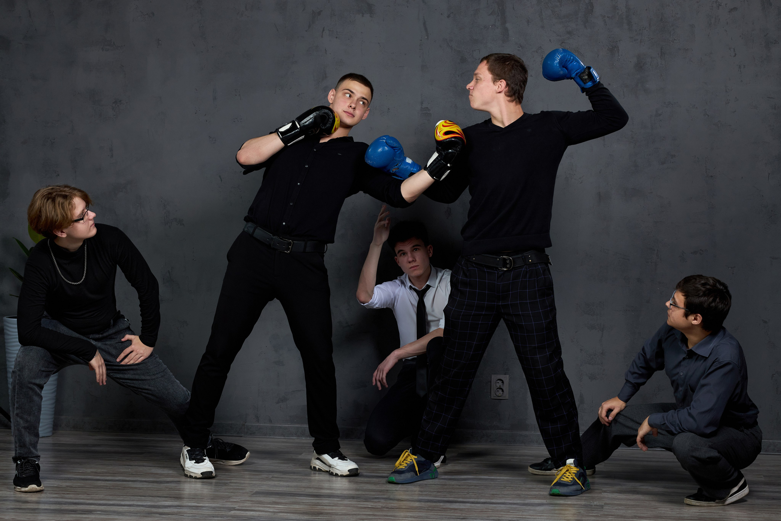 Сьемка выпускного альбома в студии DARK LOFT таганрог. Фотограф Выпускные альбомы Таганрог Сергей Коробченко